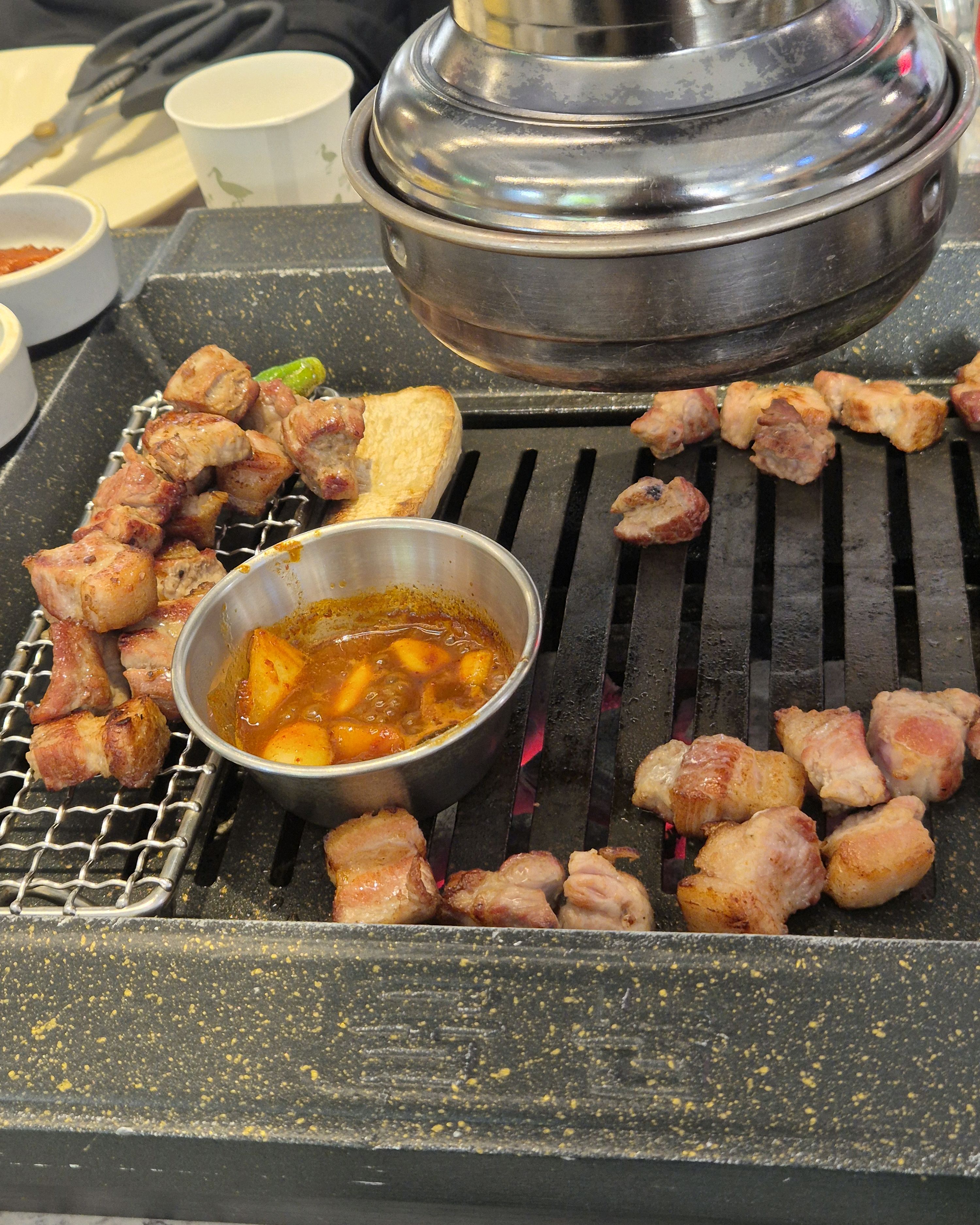 친구랑 삼겹살 먹으러 왔는데 너무 맛있어요!!! - 용인 맛집 목돈72 용인기흥구청점