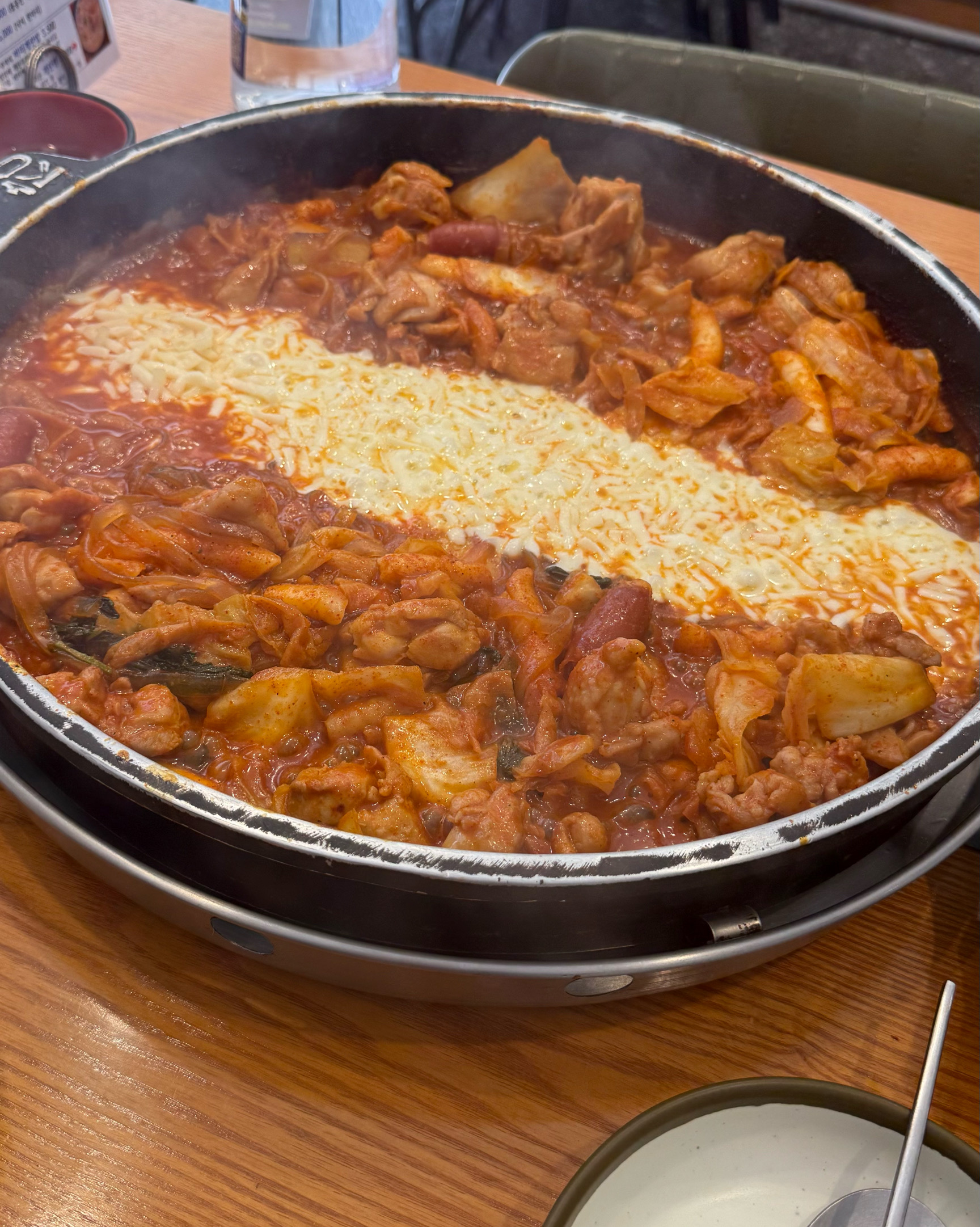 여기 홀 이모님 완전 친절하시고 재밌으십니다~ - 천호동 맛집 천호닭갈비