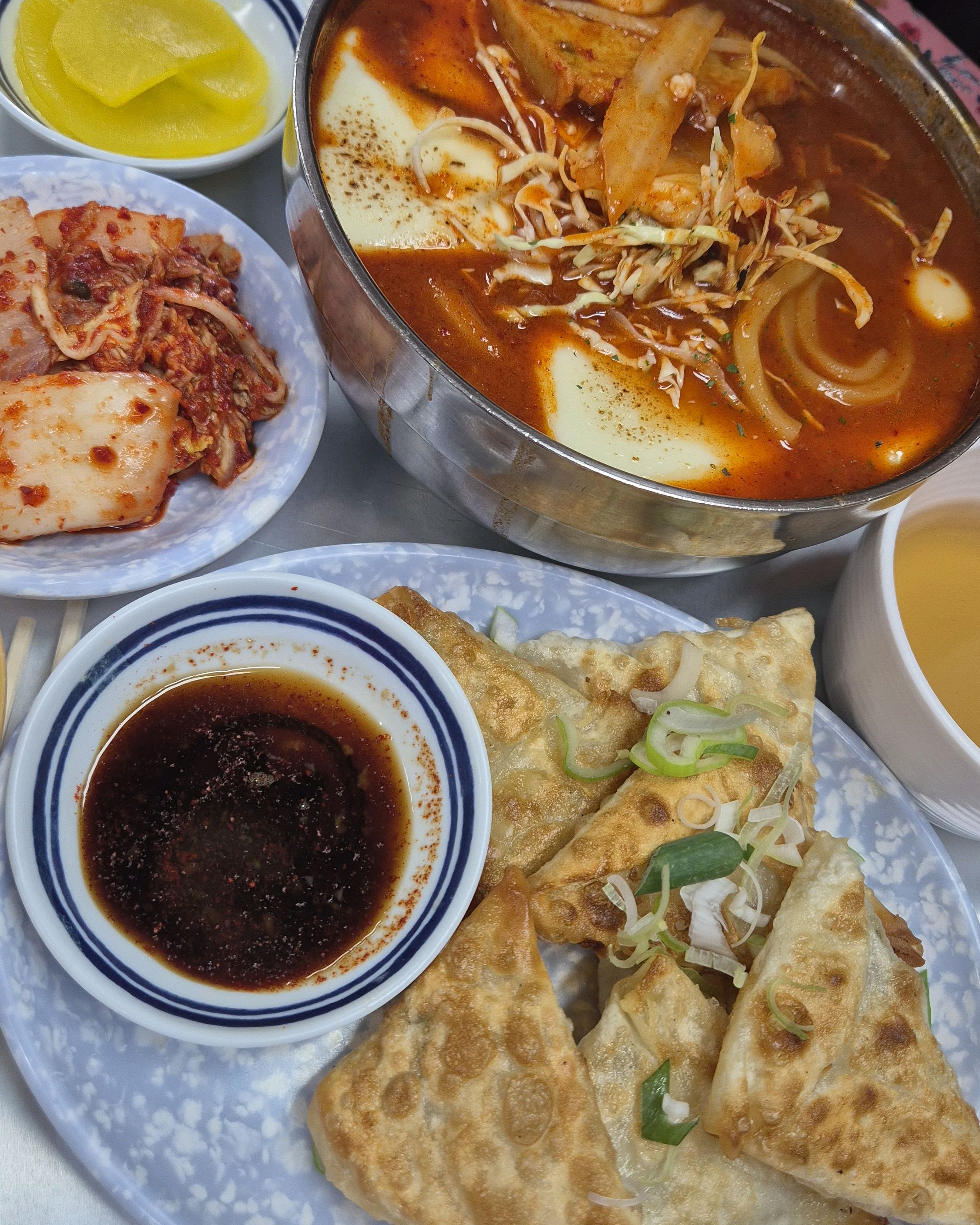 치즈 대박 꼬소하니 맛있어요~ - 대구 맛집 신서문김밥