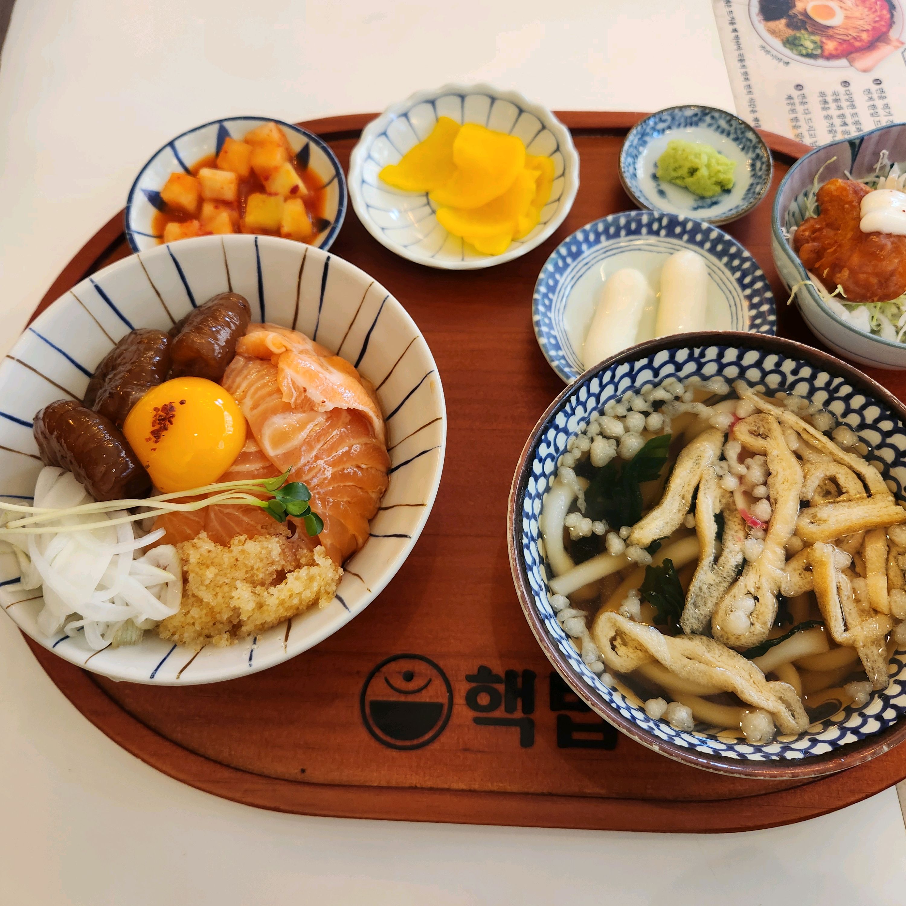 메뉴가 다양해서 일식 땡길때 오기 딱인것 같습니다ㅋㅋ - 천호동 맛집 핵밥 천호점