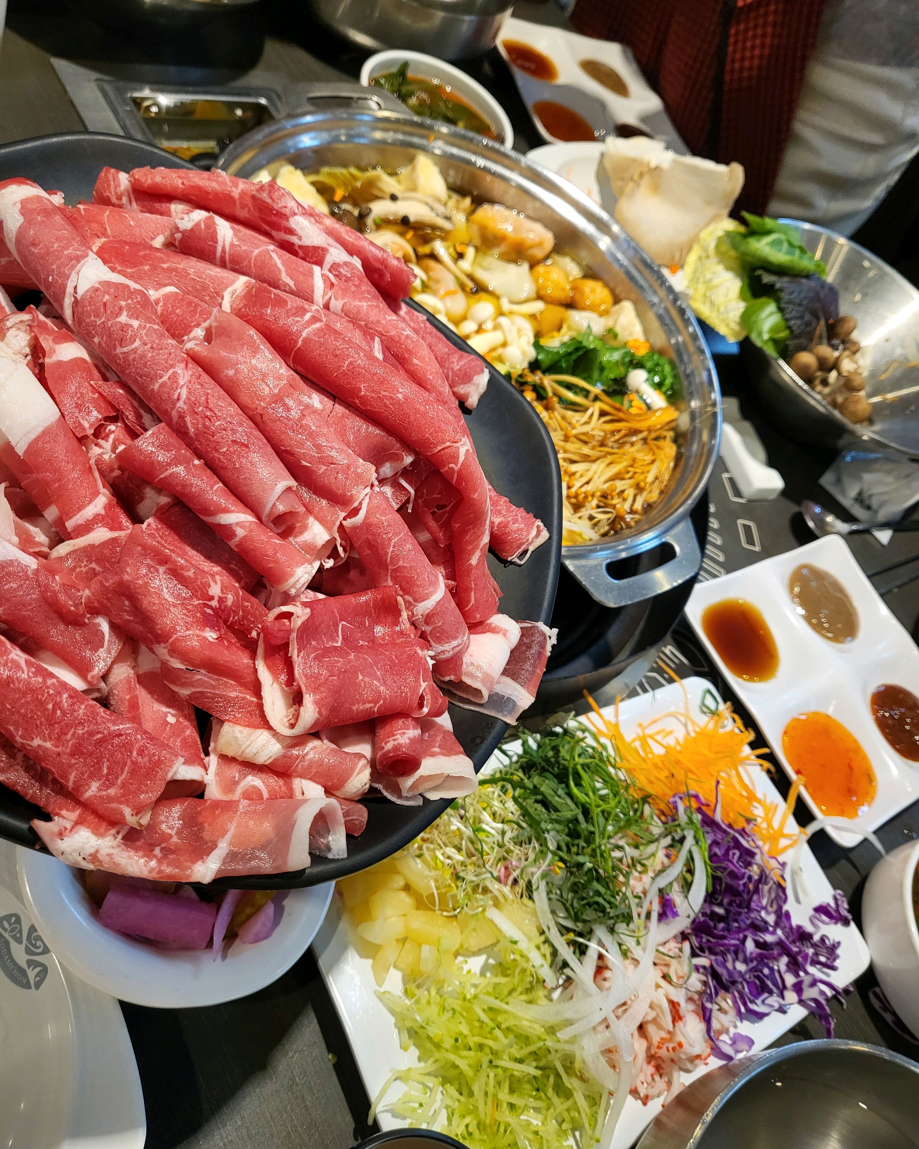 역시 소담촌👍👍 요즘 샤브샤브가 대세라 샤브뷔페도 엄청 생겨서 가봤지만 다시 소담촌으로