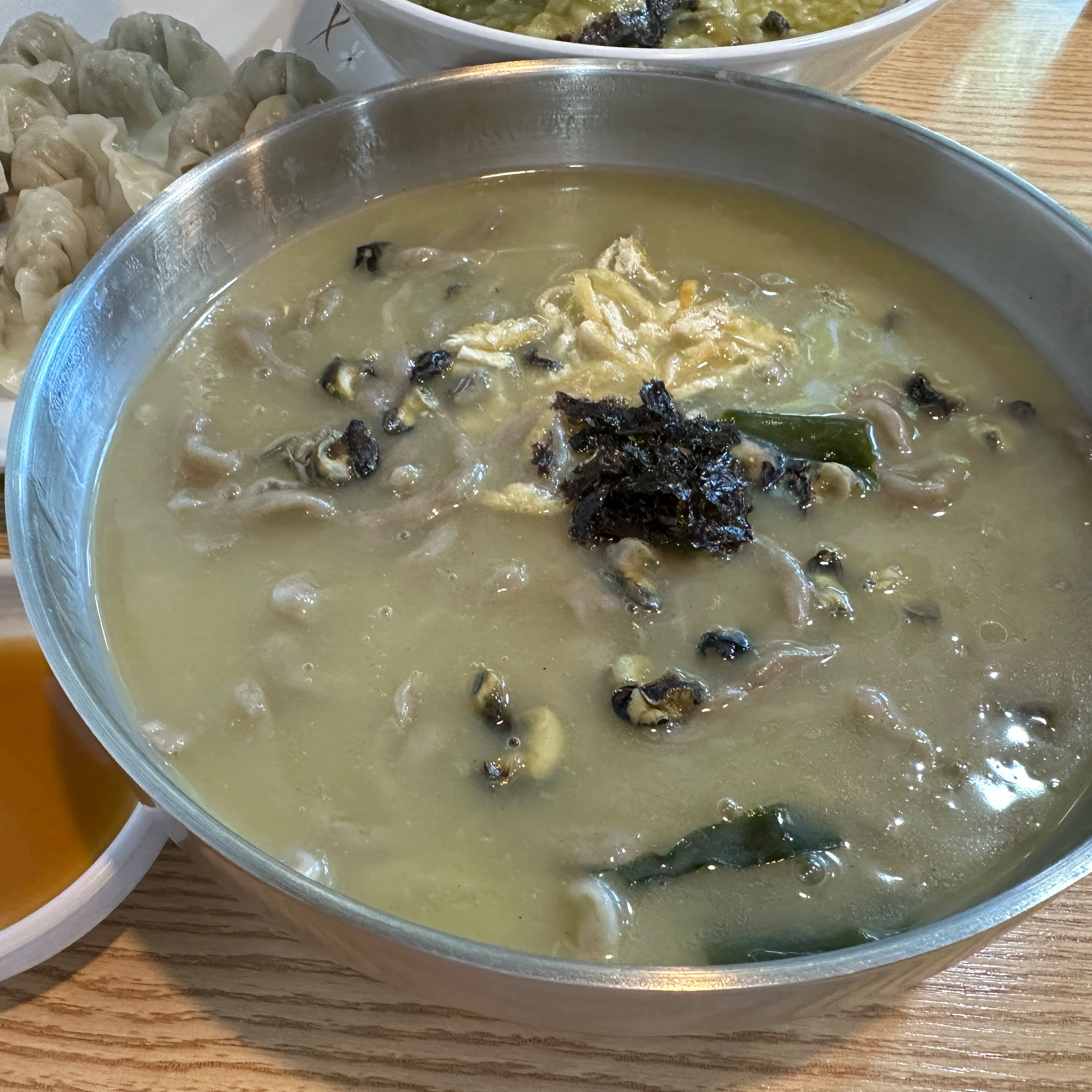 아침식사로 먹었는데 강추합니다! - 제주 맛집 중문수두리보말칼국수