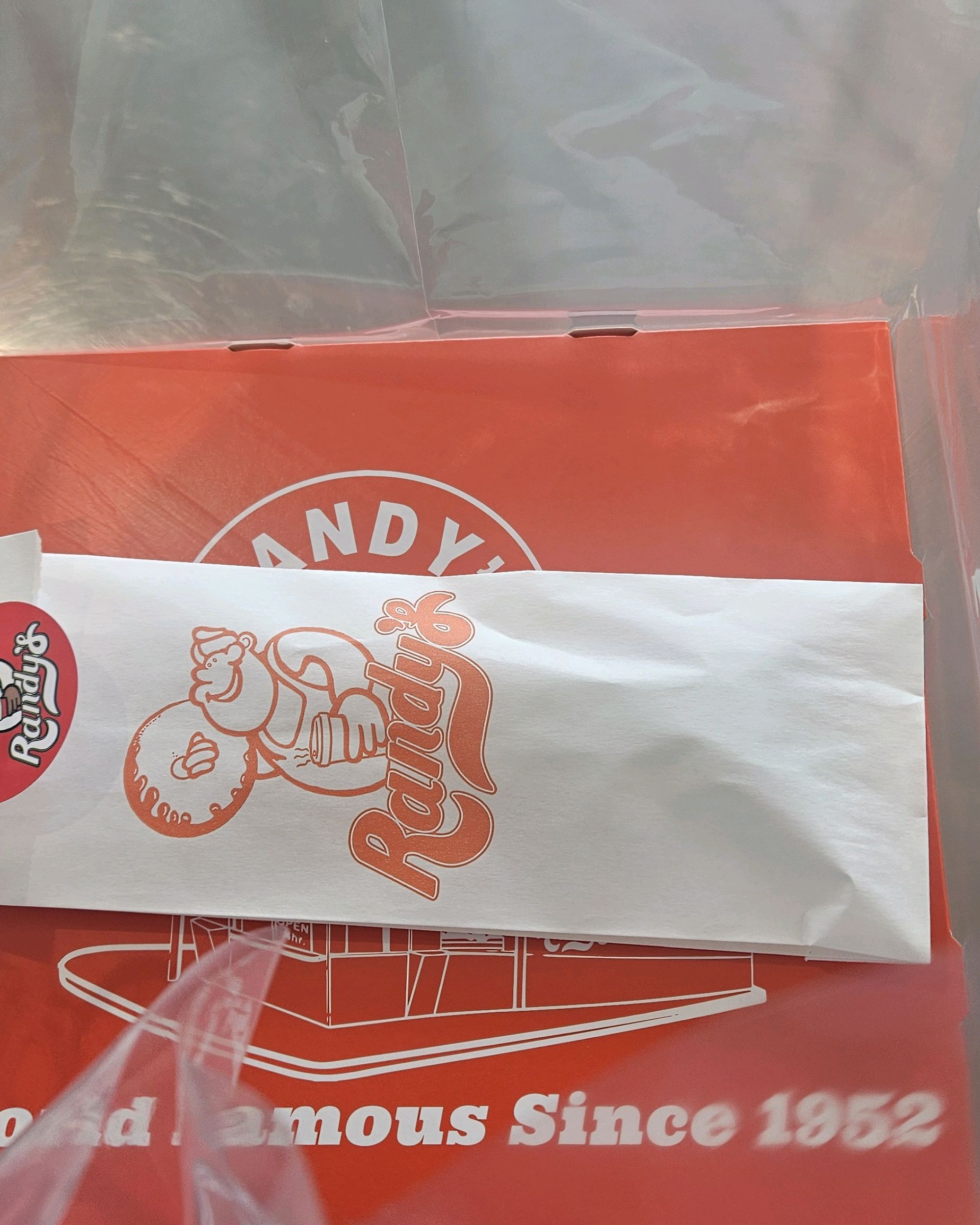 전맘도 좋고 도넛도 달고 맛있어요 - 제주 맛집 랜디스도넛 애월점