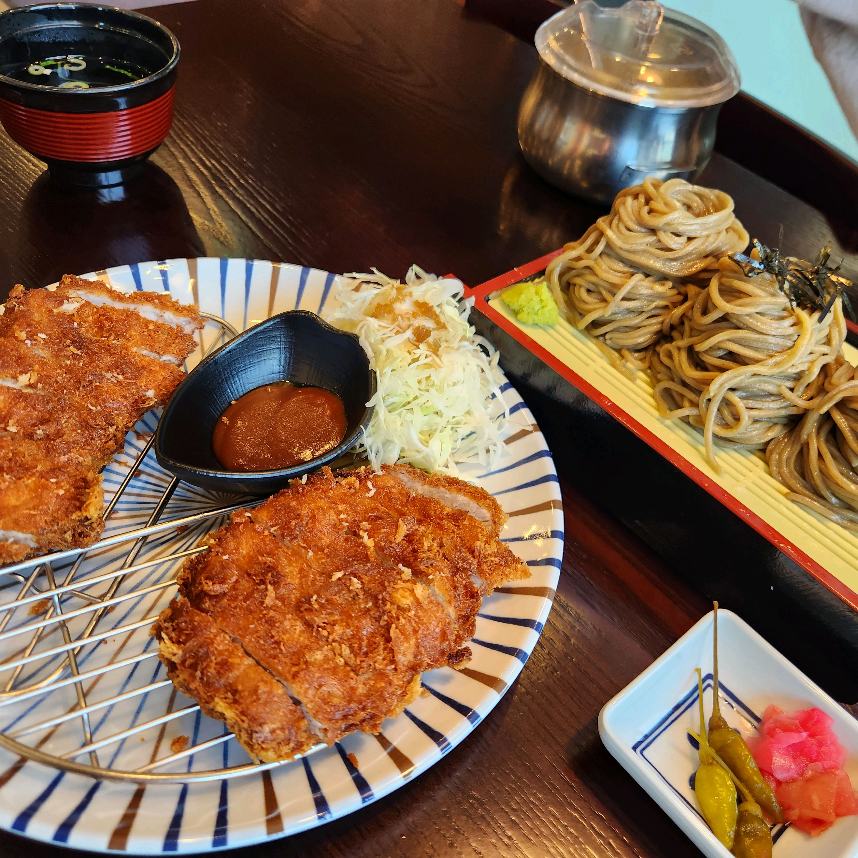 아이가 정말 좋아해요 음식도 깔끔하고 맛있어요 - 과천 맛집 삼동소바 과천펜타원점