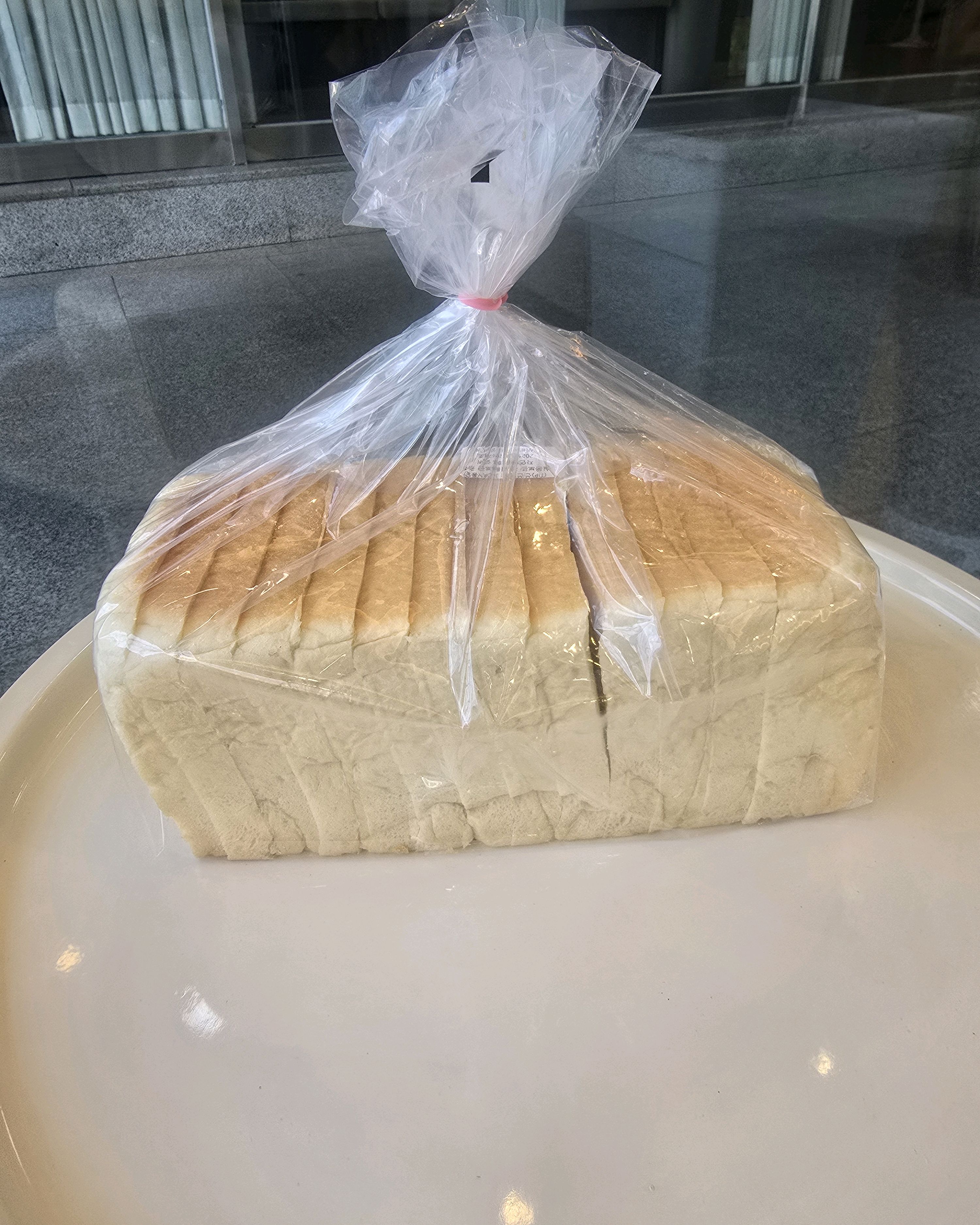 식빵계의 에르메스... - 대구 이곡동 맛집 화이트리에 성서점