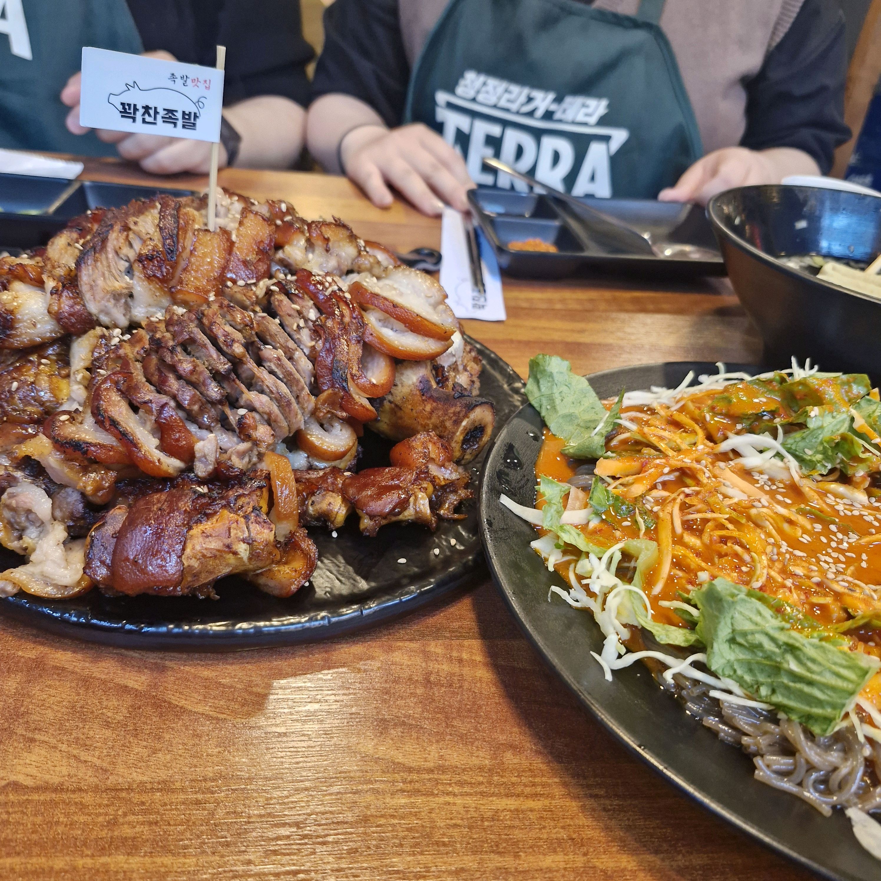 양도 많고 족발이 너무 맛있어요 :) - 안양 맛집 꽉찬족발 범계점