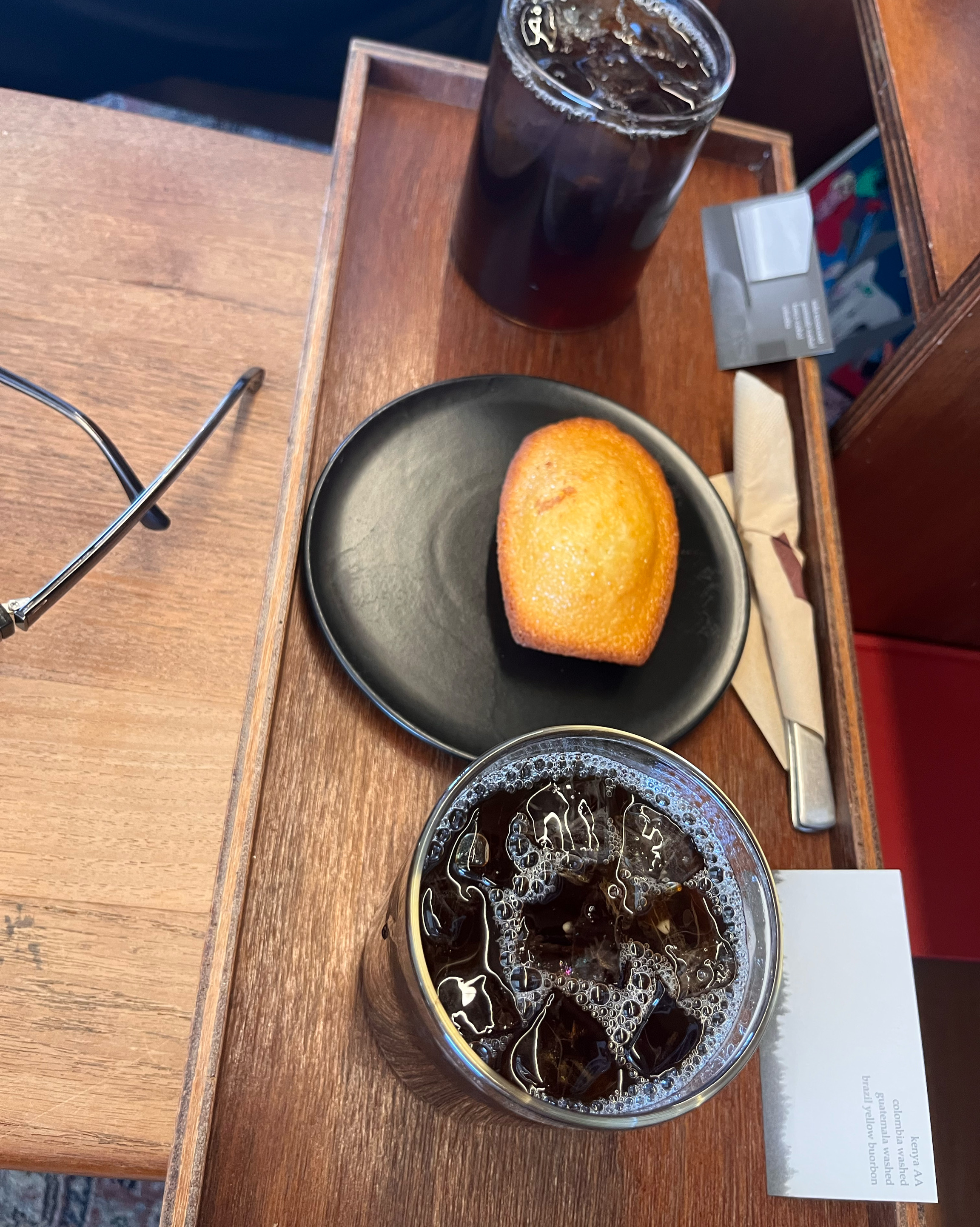 차분한 분위기 - 제주 맛집 슬로보트
