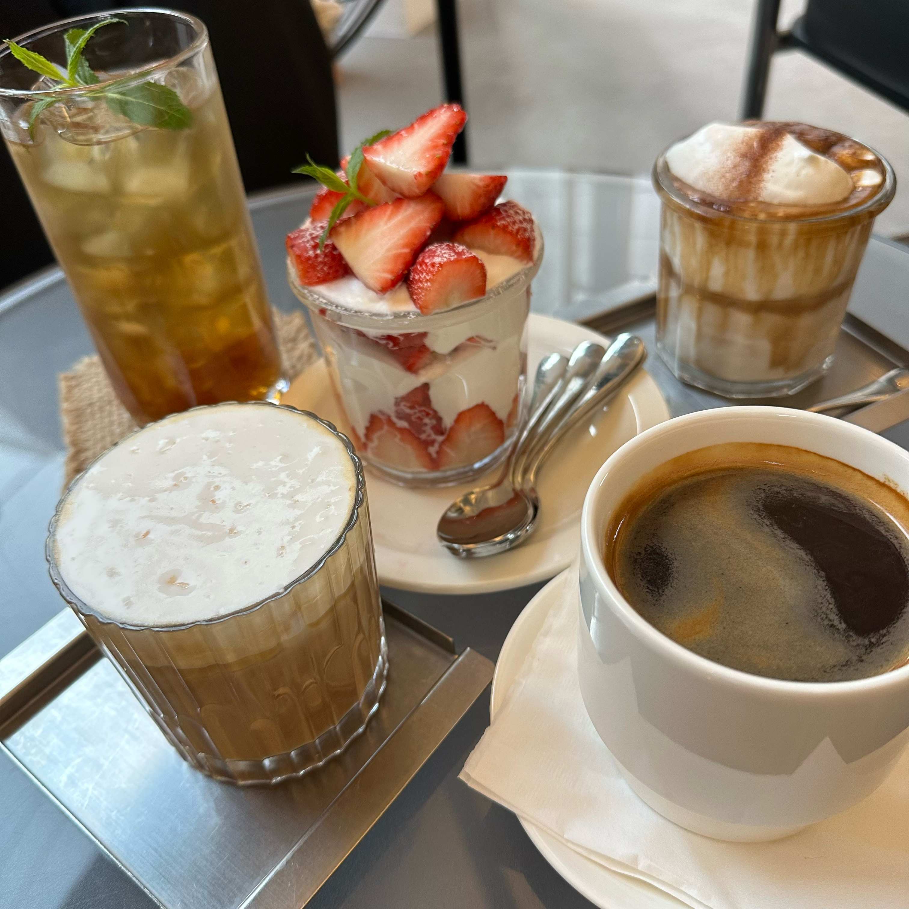 디저트 비주얼도 너무 좋은데 맛은 더있어요 - 망원동 맛집 올위크