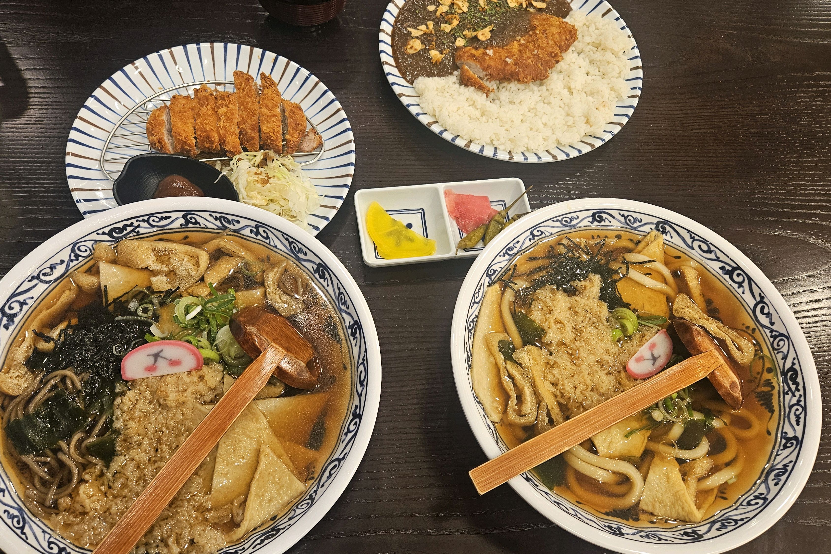 주말에 가족외식 왔어요 양이 푸짐하고 맛있습니다^^ 자주 와야겠어요^^ - 과천 맛집 삼동소바 과천펜타원점