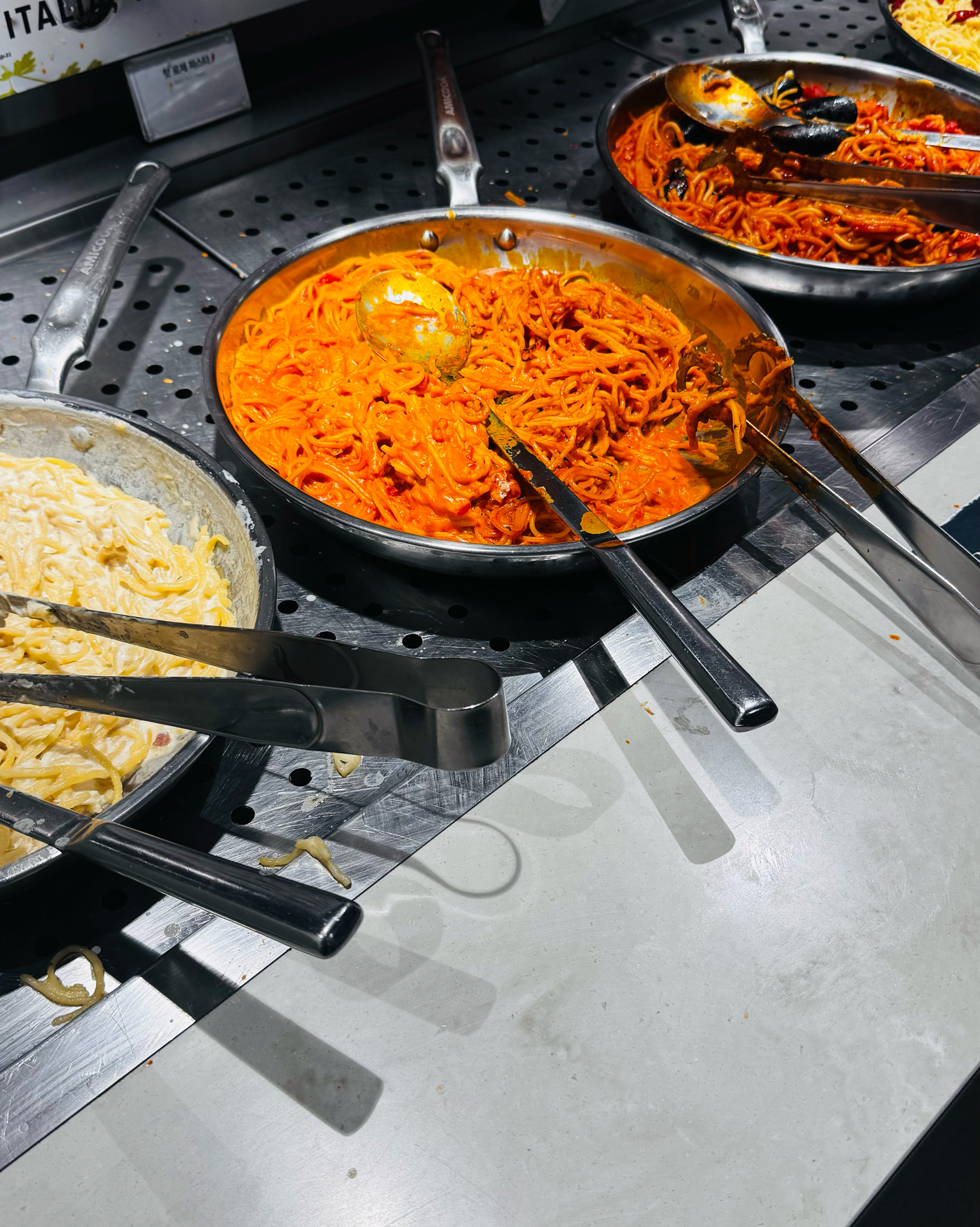 18시 입장.. 대기 3팀 - 강남역 맛집 애슐리퀸즈 강남역점