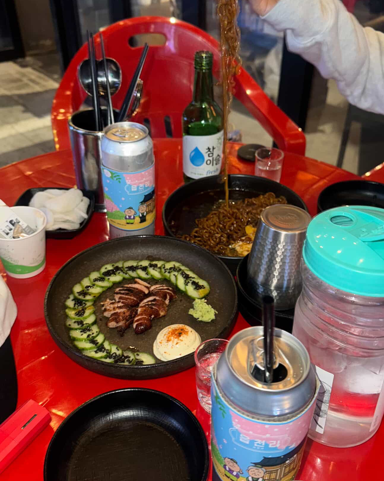 안주도 너무 맛있고 분위기도 좋고 무엇보다 직원분들이 너무 친절하셔서 자주 방문하게되요 사