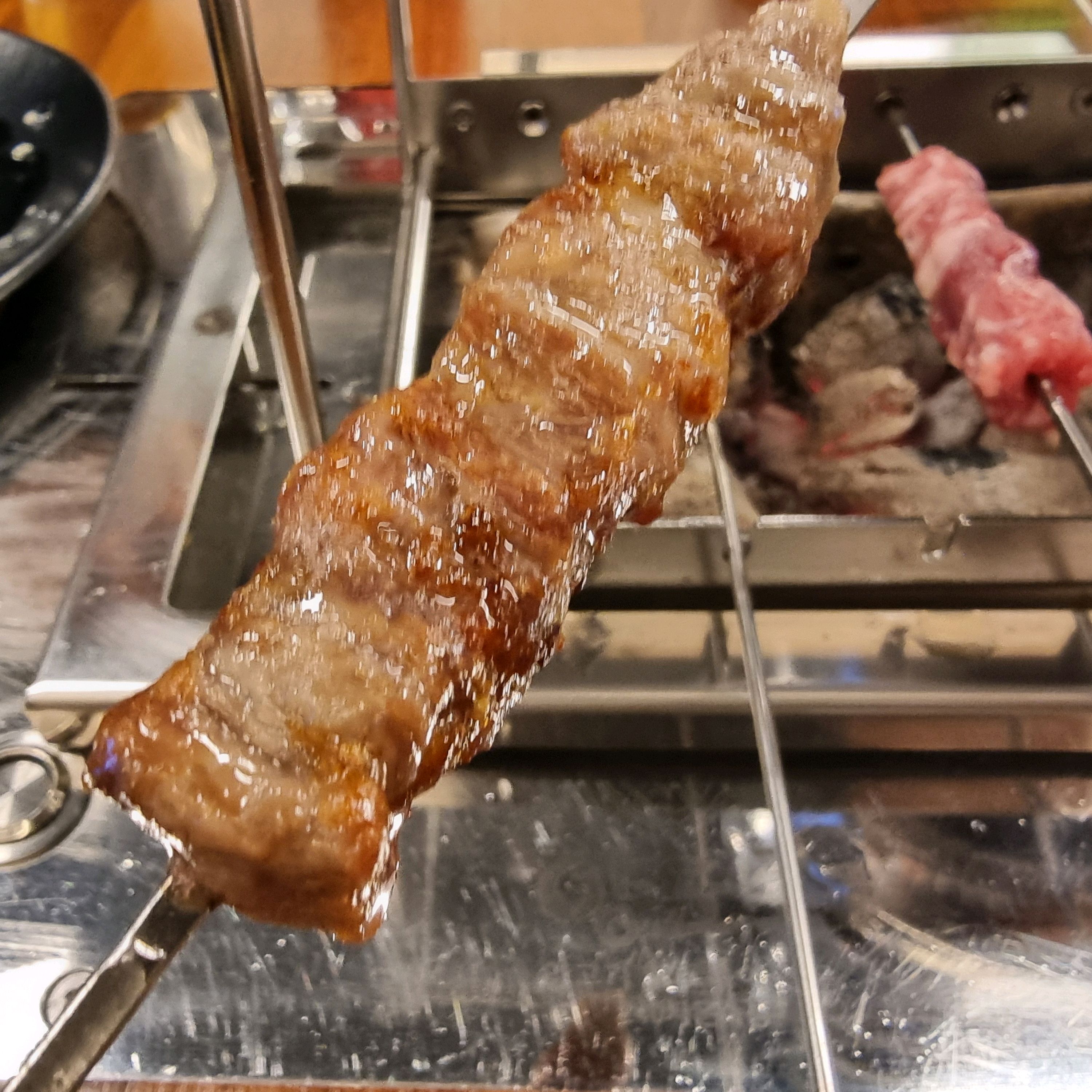 매번 신랑이랑 둘이 왔는데 오늘은 초딩 아들두 함께 와서 꿔바로우랑 꼬치 먹었어요~
