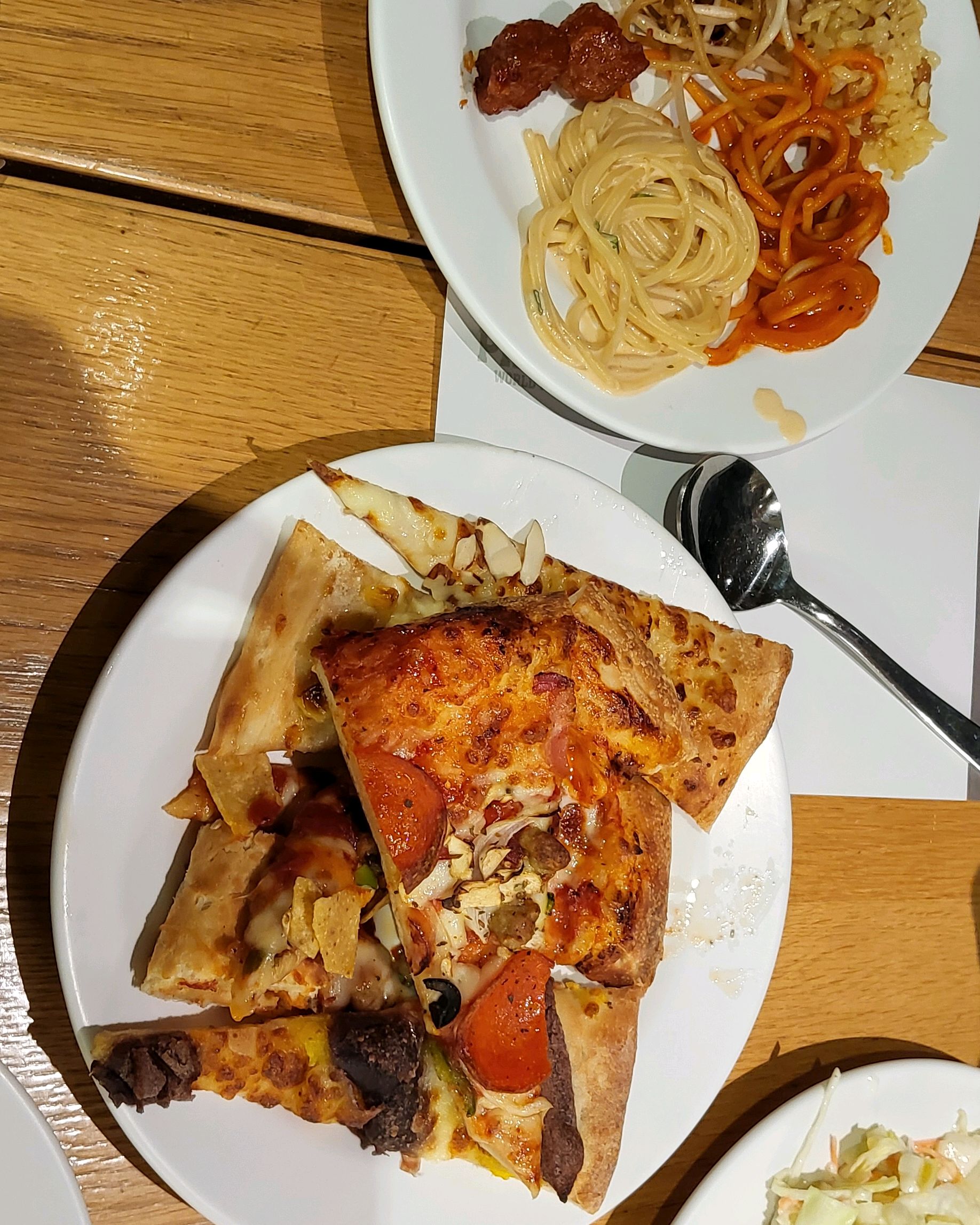 피자, 파스타, 떡볶이, 치킨볼, 야채, 빙수, 와플, 아이스크림~~~~ - 신촌역 맛집 피자몰 신촌점