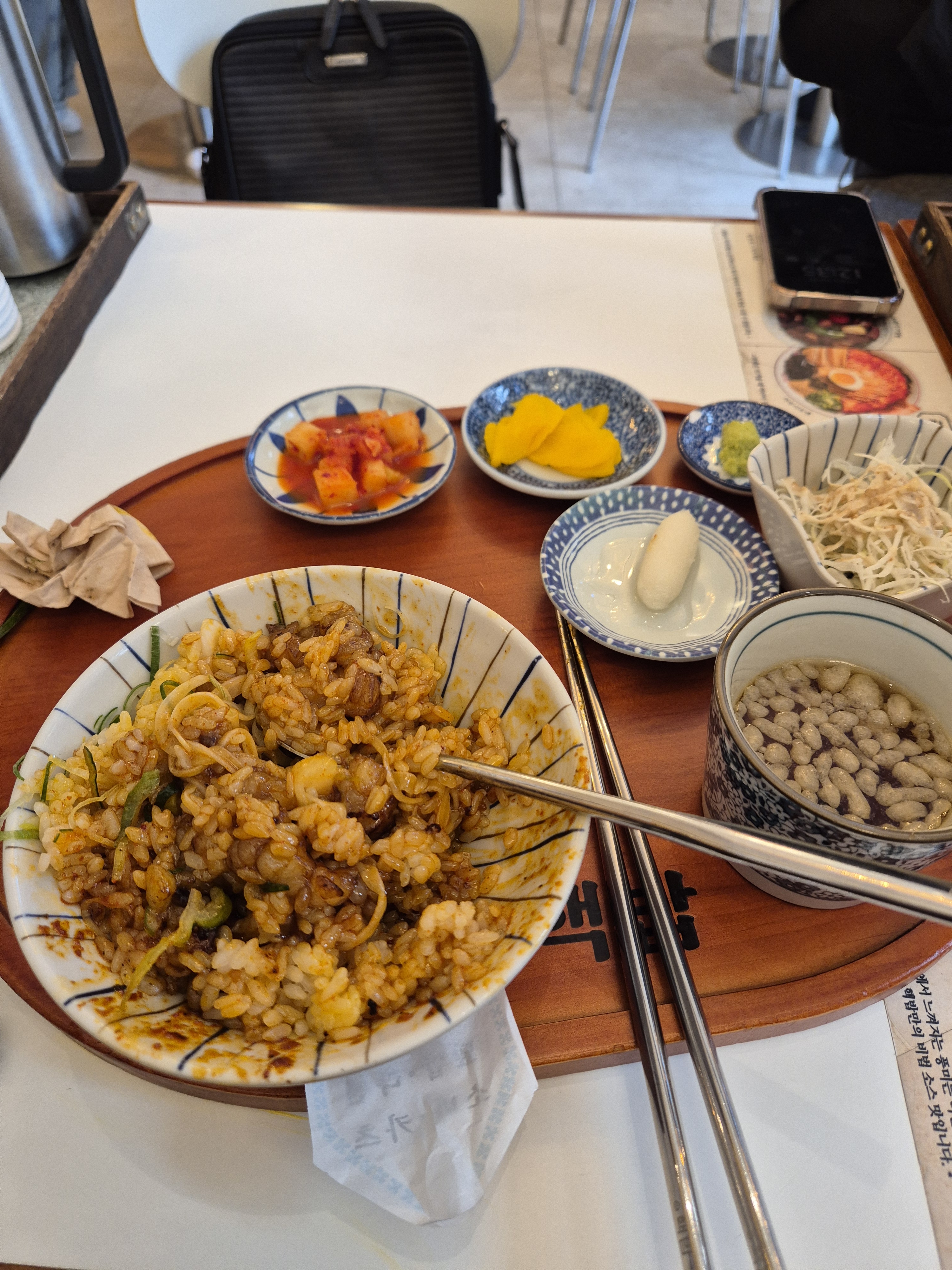 음식이 정말 맛있고 인테리어가 이뻐요 - 천호동 맛집 핵밥 천호점