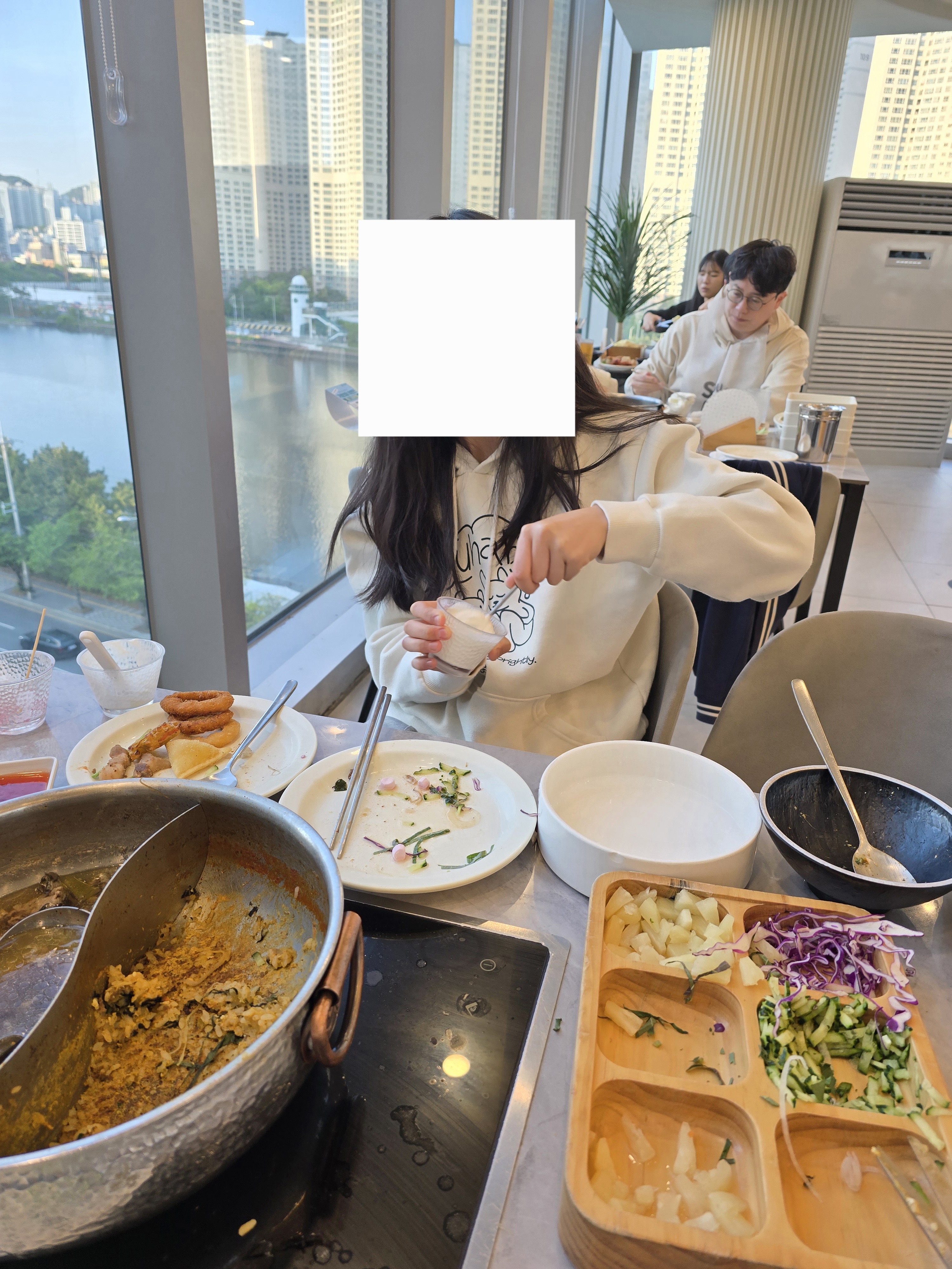 샤스올데이 대연점서 접하고 가족과 다시왔어요. - 수영구 맛집 샤브올데이 부산수영점
