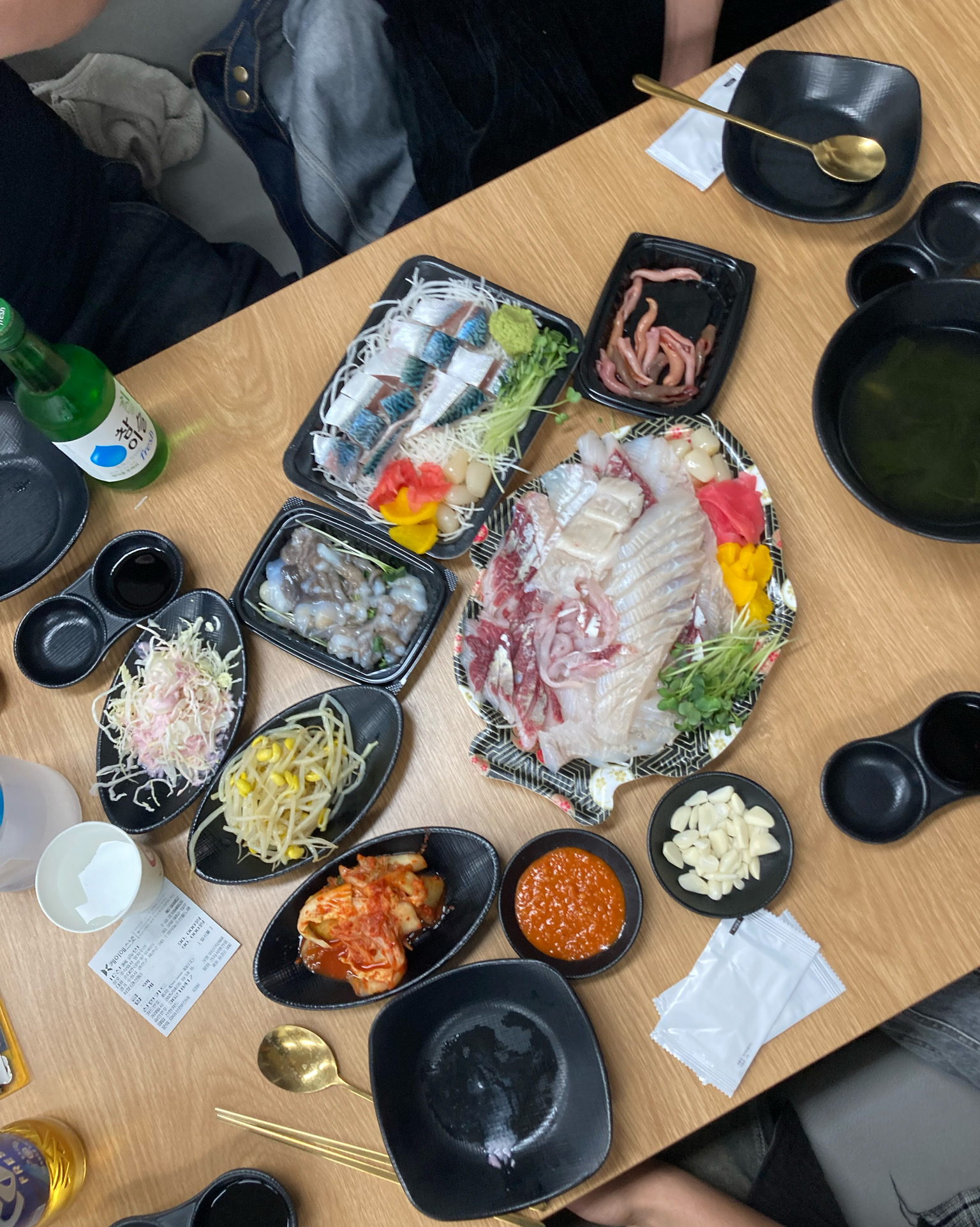 사장님 너무 친절하시고 서비스도 잔뜩 주시고 음식이 너무 맛있습니다 사장님 최고최고 맛있어