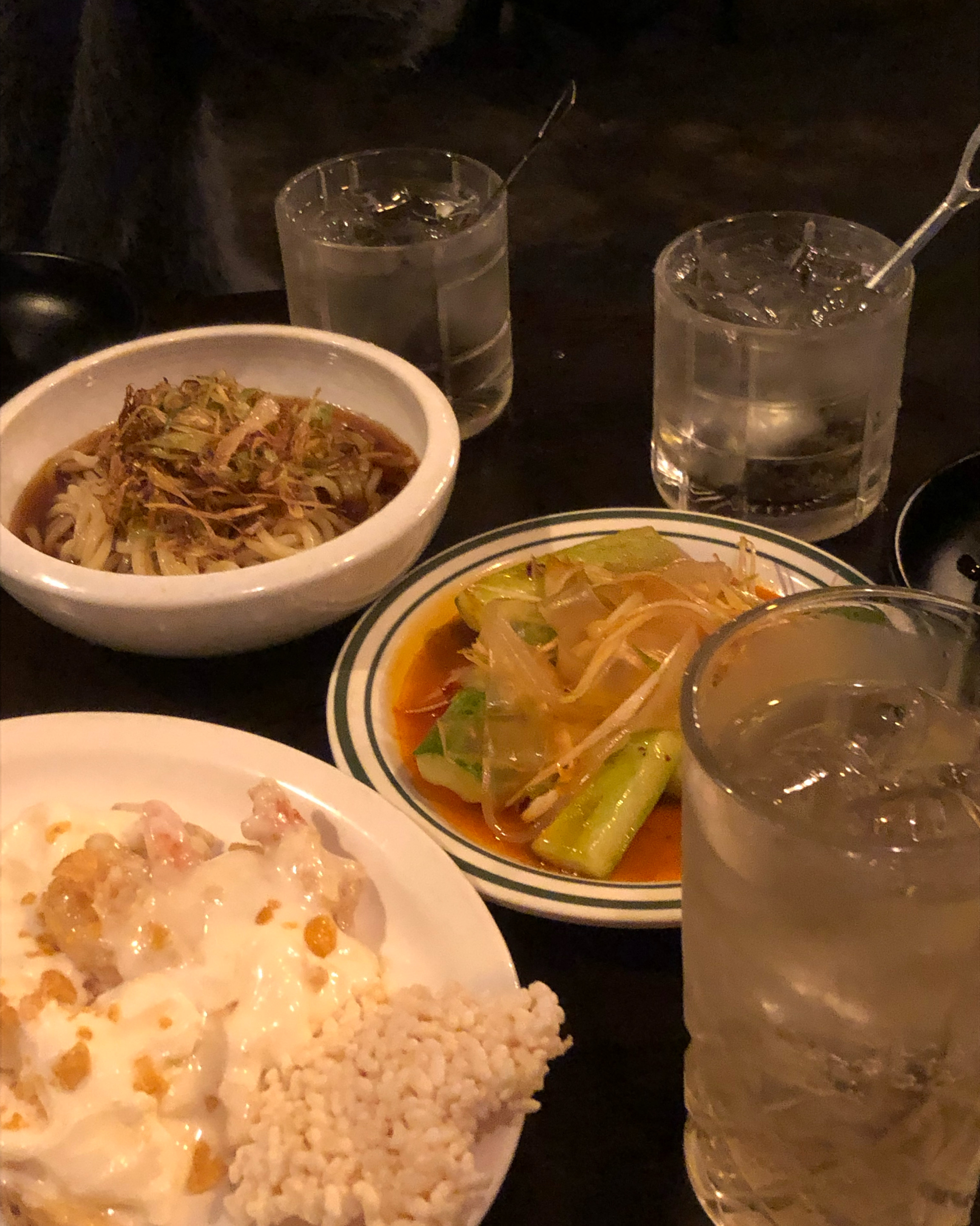 오늘이 두 번째 방문인데 새롭게 먹어보는 메뉴들도 너무 맛있어요! 가격도 합리적이고 분위기