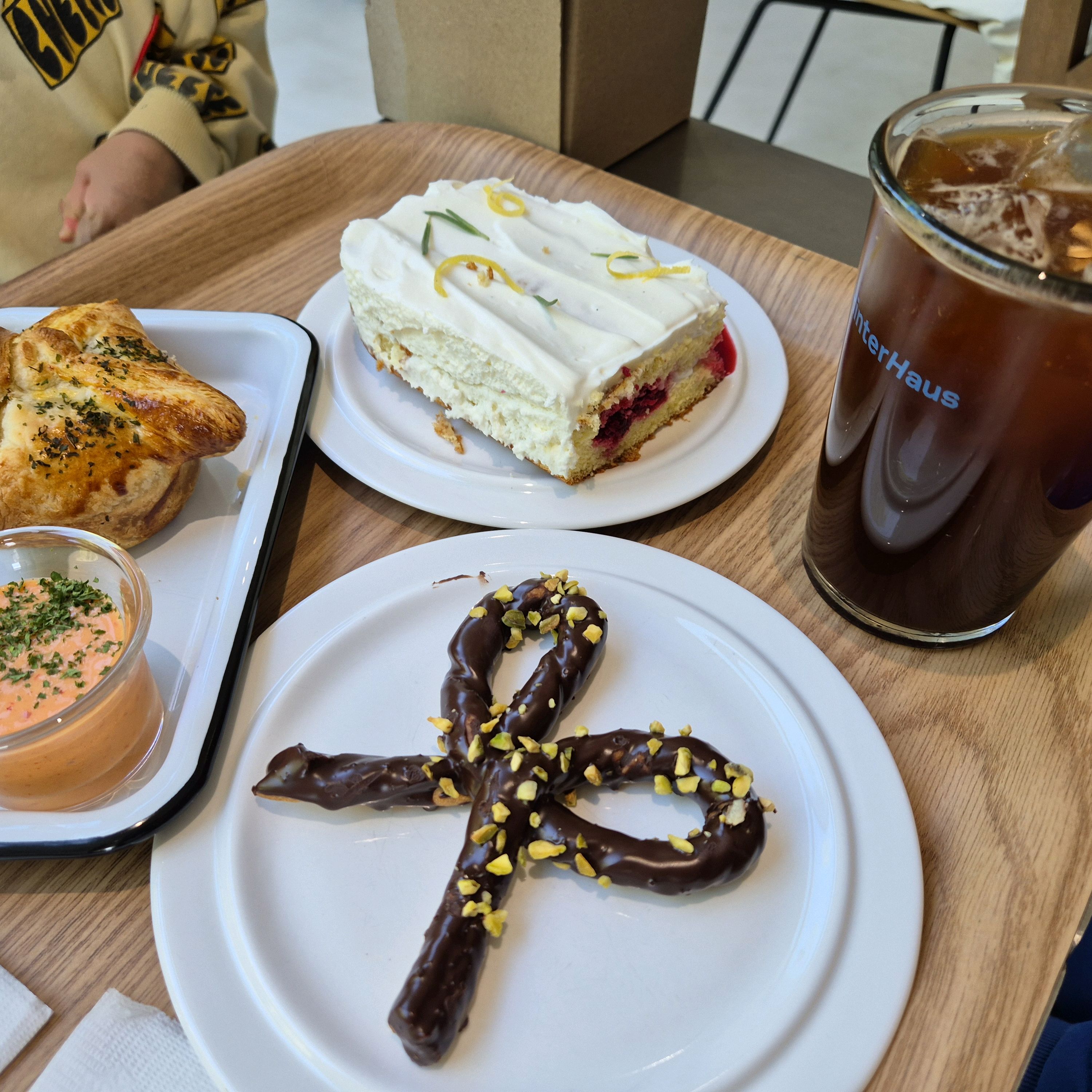 힌터하우스 와보고싶어서 저장했던곳인데 - 안양 맛집 힌터하우스