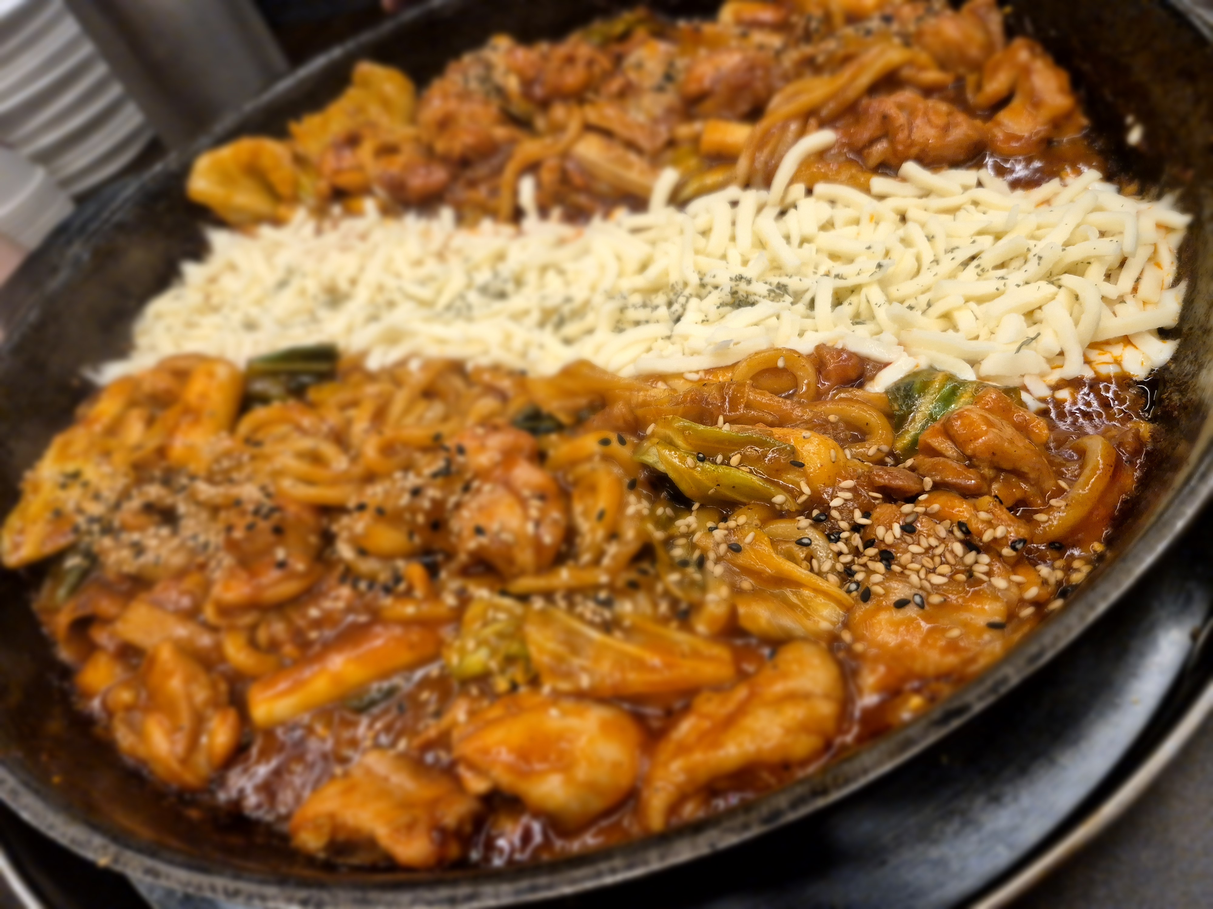 가족과 함께 왔어요~ - 불당동 맛집 최고닭갈비