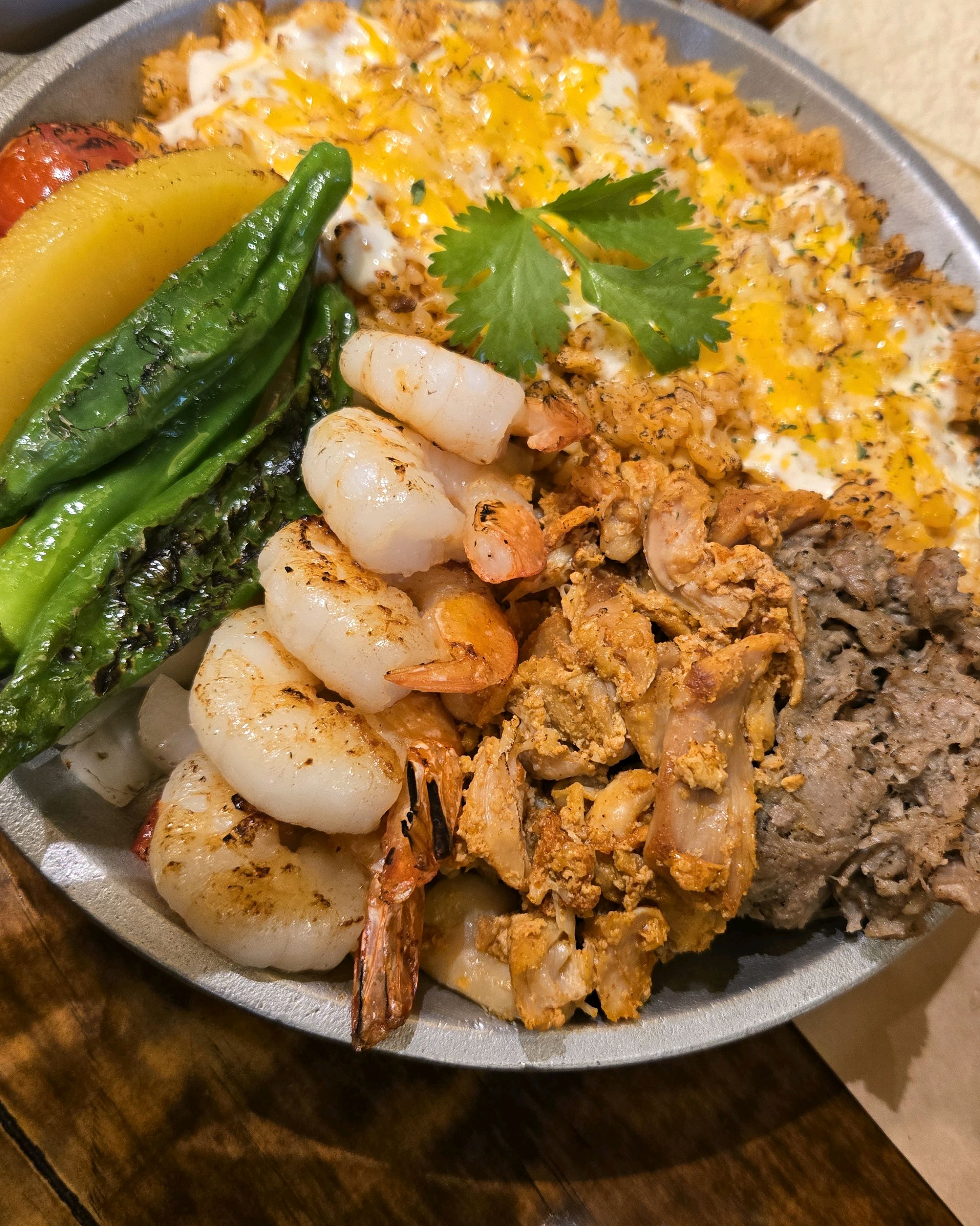가끔 생각날때 들리는 곳이에요 맛있고 재료도 신선해서 먹을때 기분이 좋습니다 - 해리단길 맛집 갓잇 해리단길점