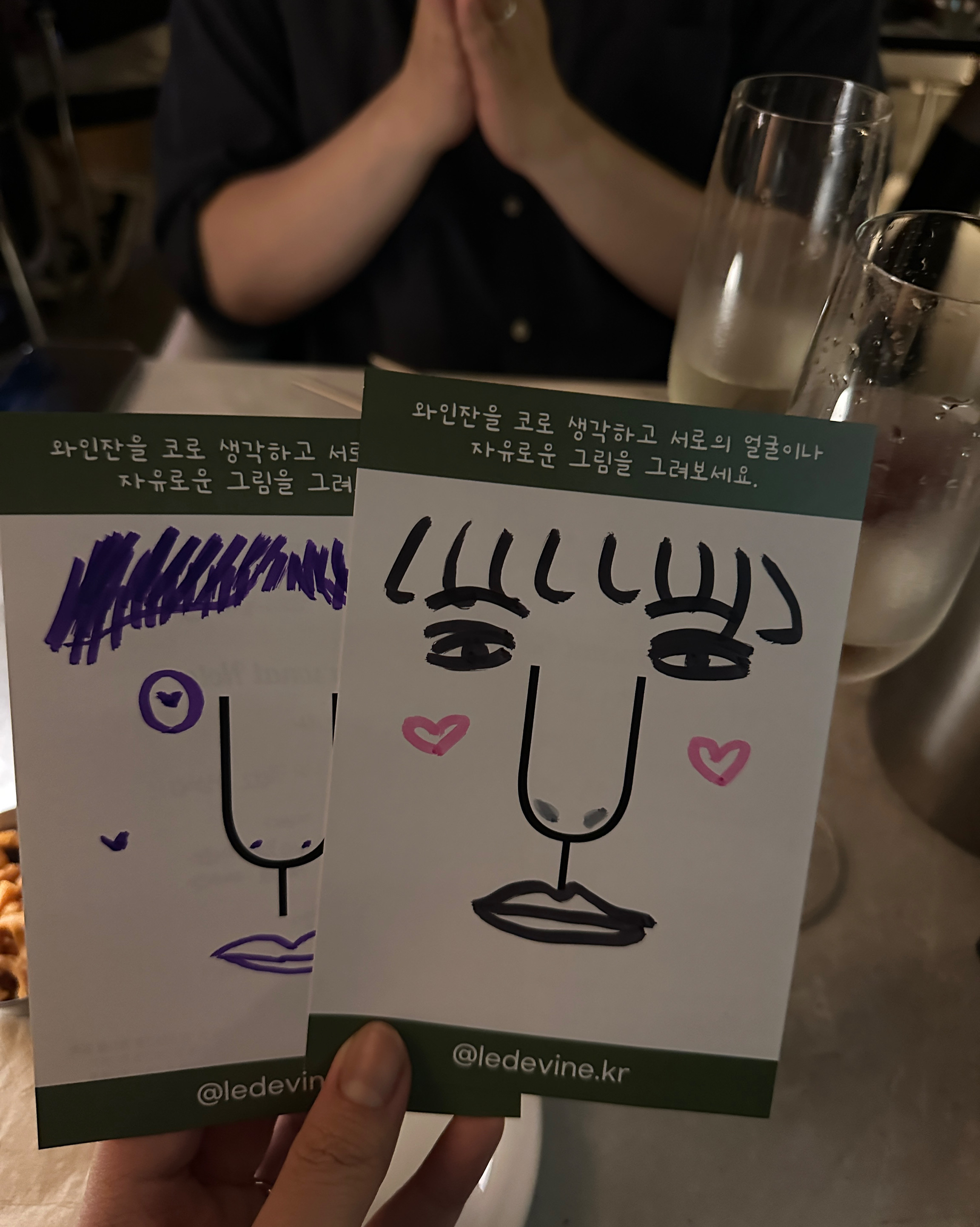 남자칭구랑 특별한 날 함께 했어요~ 코지한 분위기랑 친절한 사장님이 너무 좋고, 와인도 너