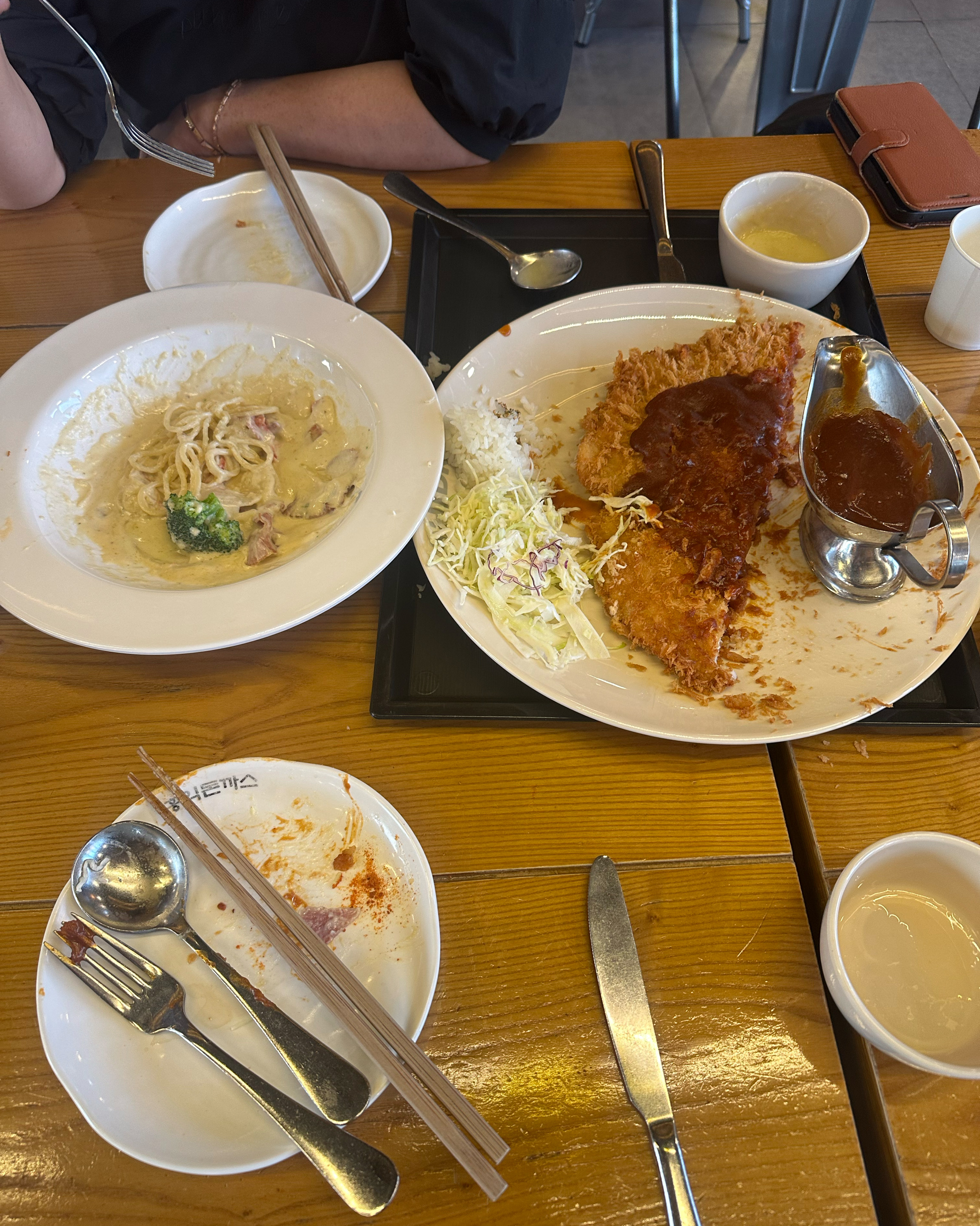 요약:주차시설은 여전히 개선 안됨, 음식맛은 퀄리티가 너프가 많이됨 예전엔 별4.5라면 지