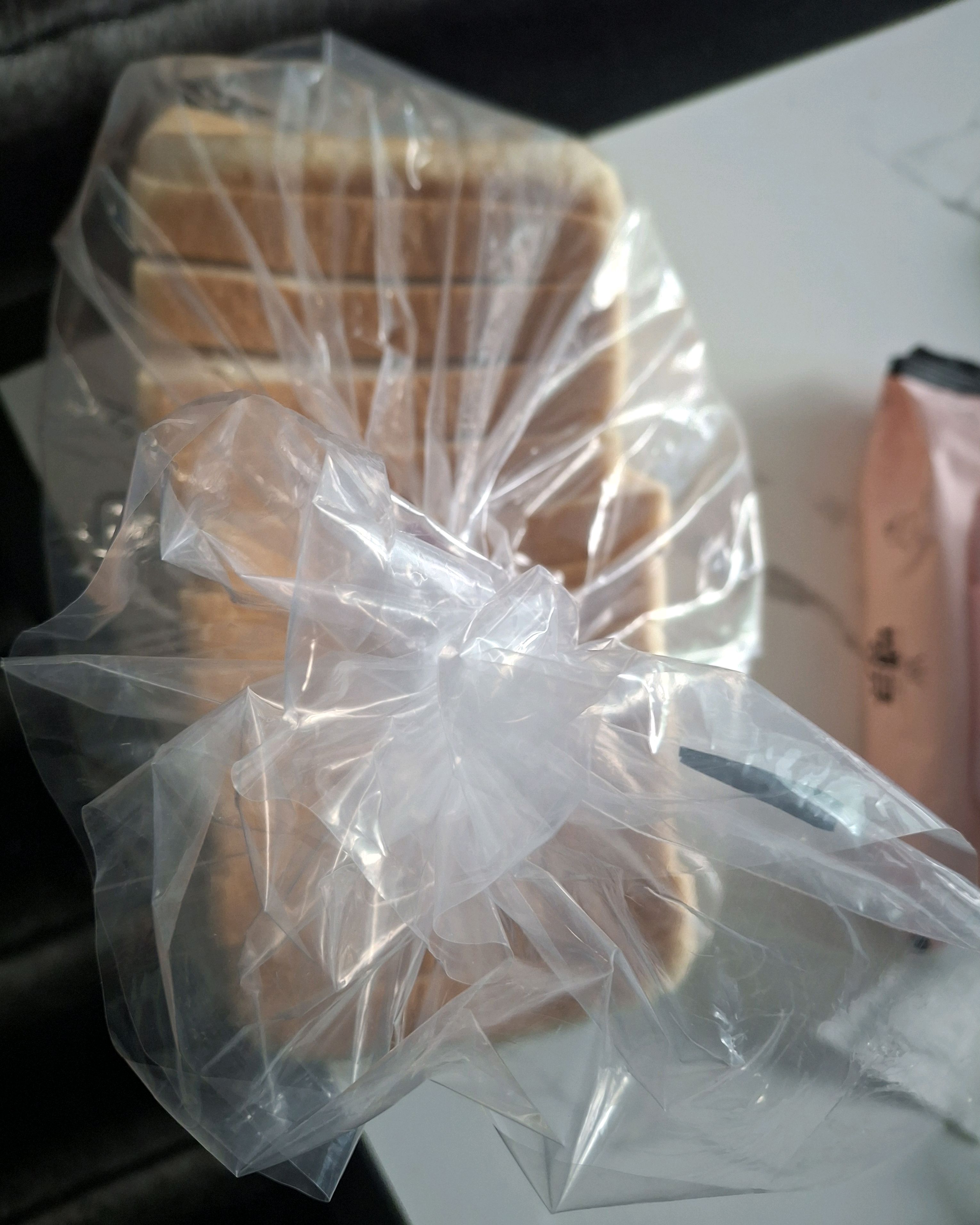 지난번 하프 먹다 아쉬움 남아 풀사이즈 구매요..다음엔 잼과 함께 세트로 가볍게 지인 선물