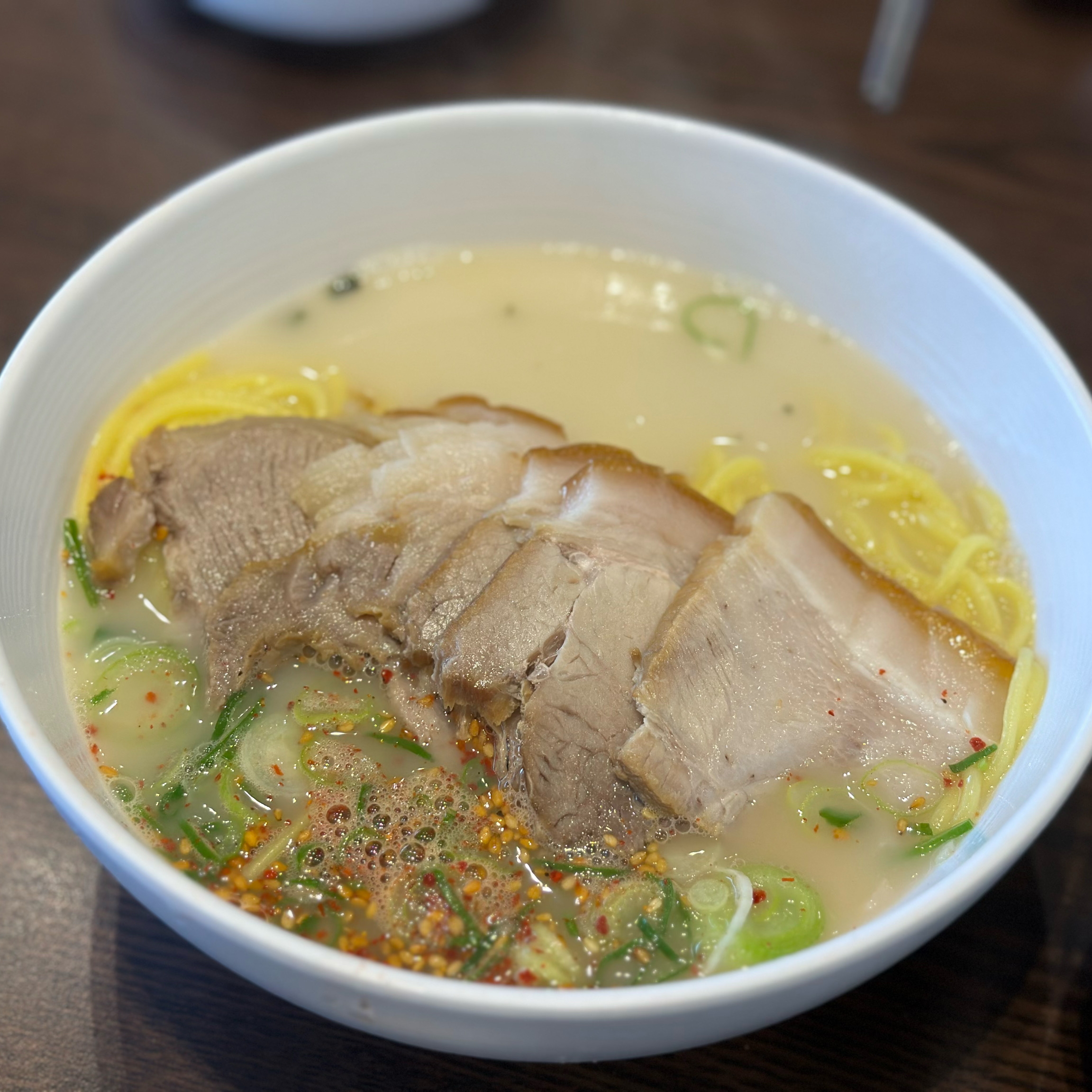 제주여행 첫 날 먹은 고기국수! 오랜만에 먹어서 더 맛있게 잘 먹었어요😋 - 제주 맛집 자매국수