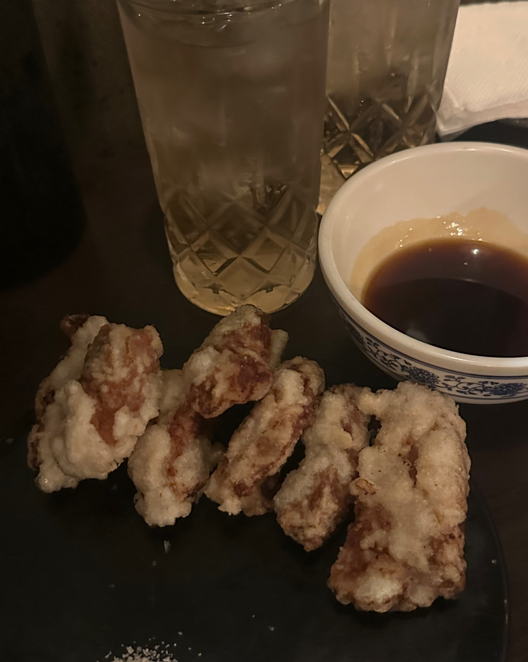 안주가 정말 저렴하고 맛있어용!!!! 2차로 오면 딱 좋을것 같습니당 조용해서 대화하기에도