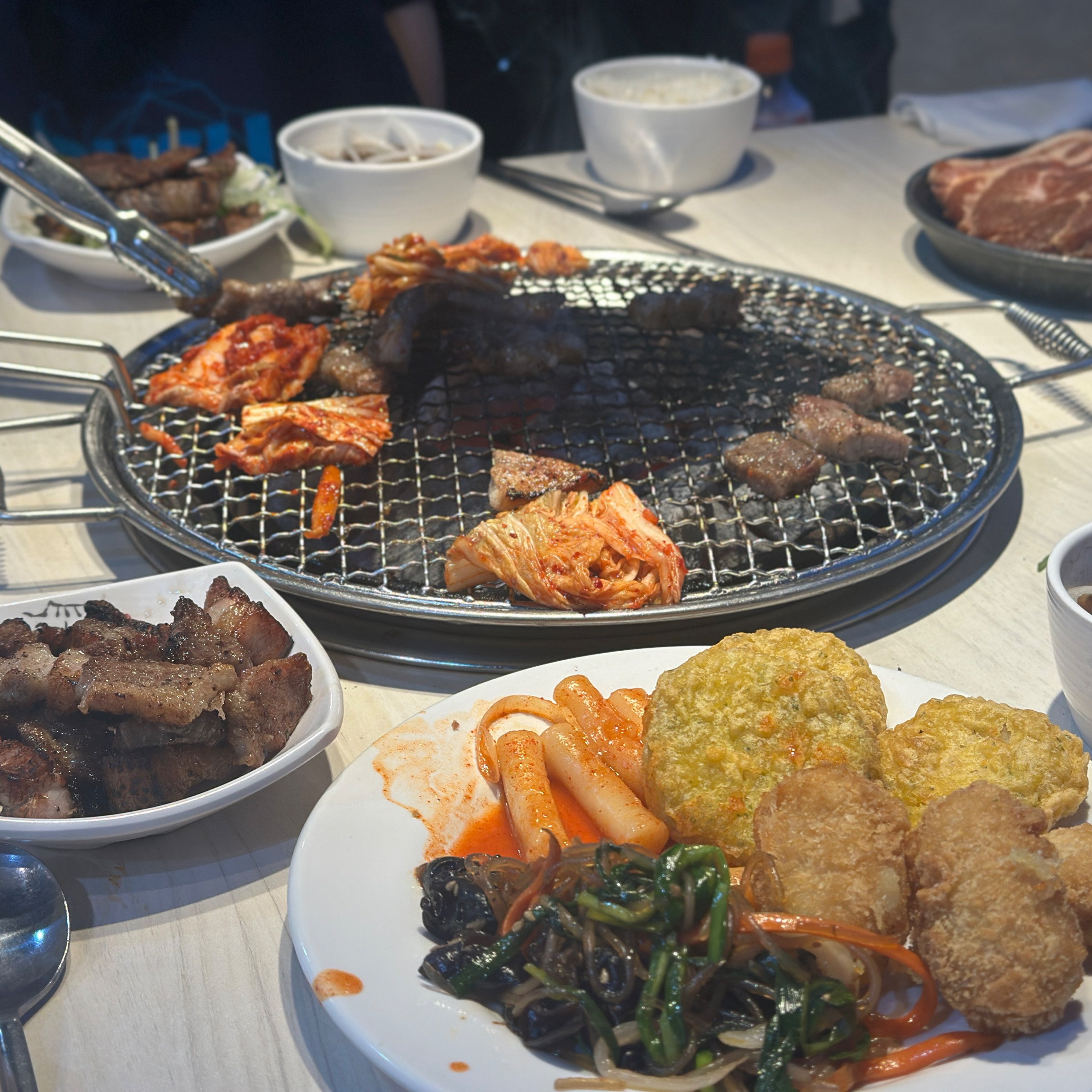 사이드는 떡볶이만 괜찮고요 - 청천동 맛집 명륜진사갈비 부평아이즈빌점