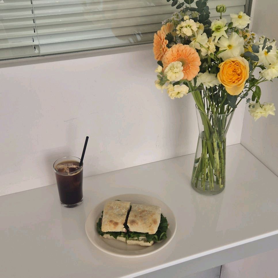 진짜 대구샌드위치 맛집, 인테리어도 너무 예쁘구요! 주차장 있어서 넘 좋아요ㅠㅠ 먹고, 갈