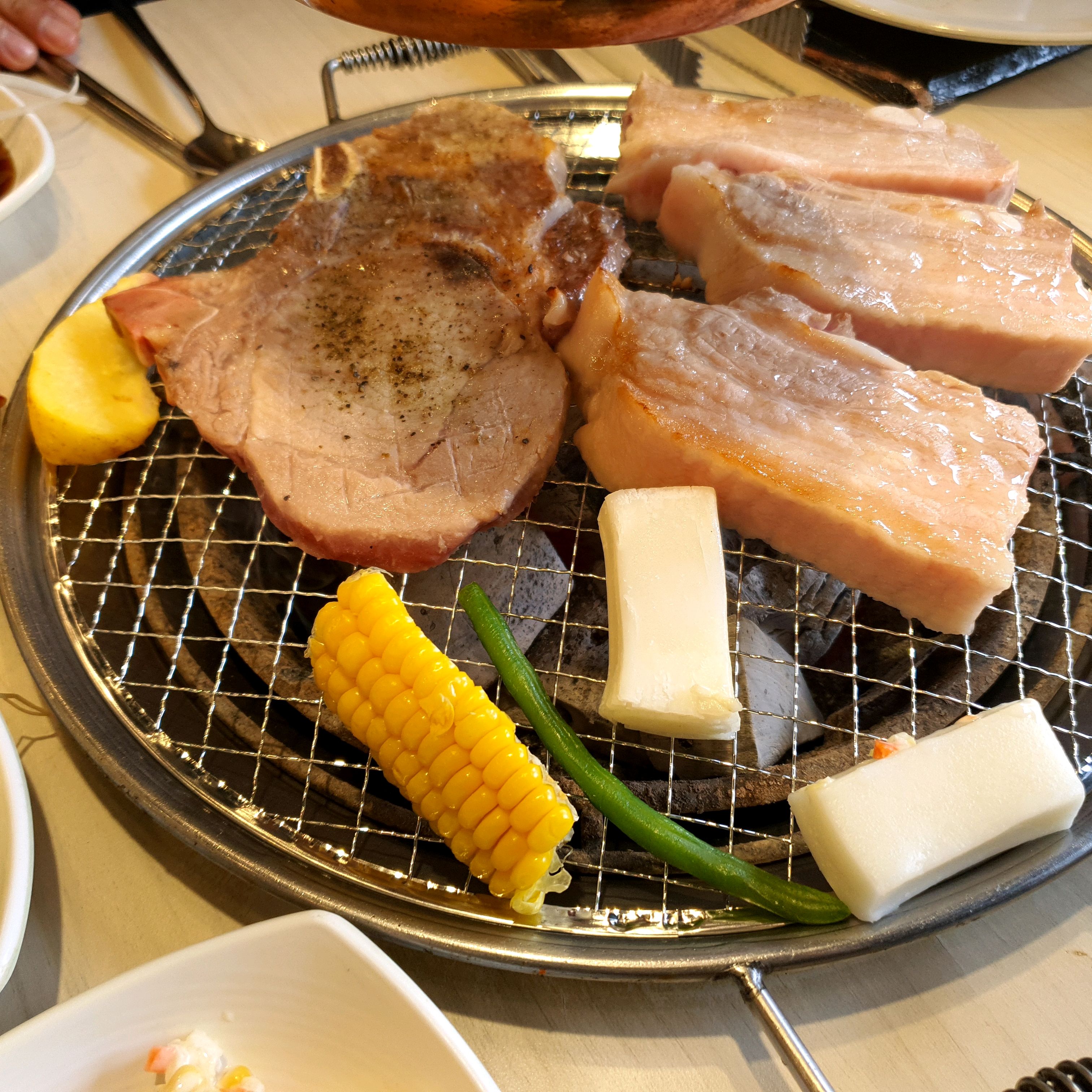 명륜사진사갈비 맛있고 좋은 고기 먹을 수있어요~응암점은 친절하고 매장 분위기도 넘 좋아요~