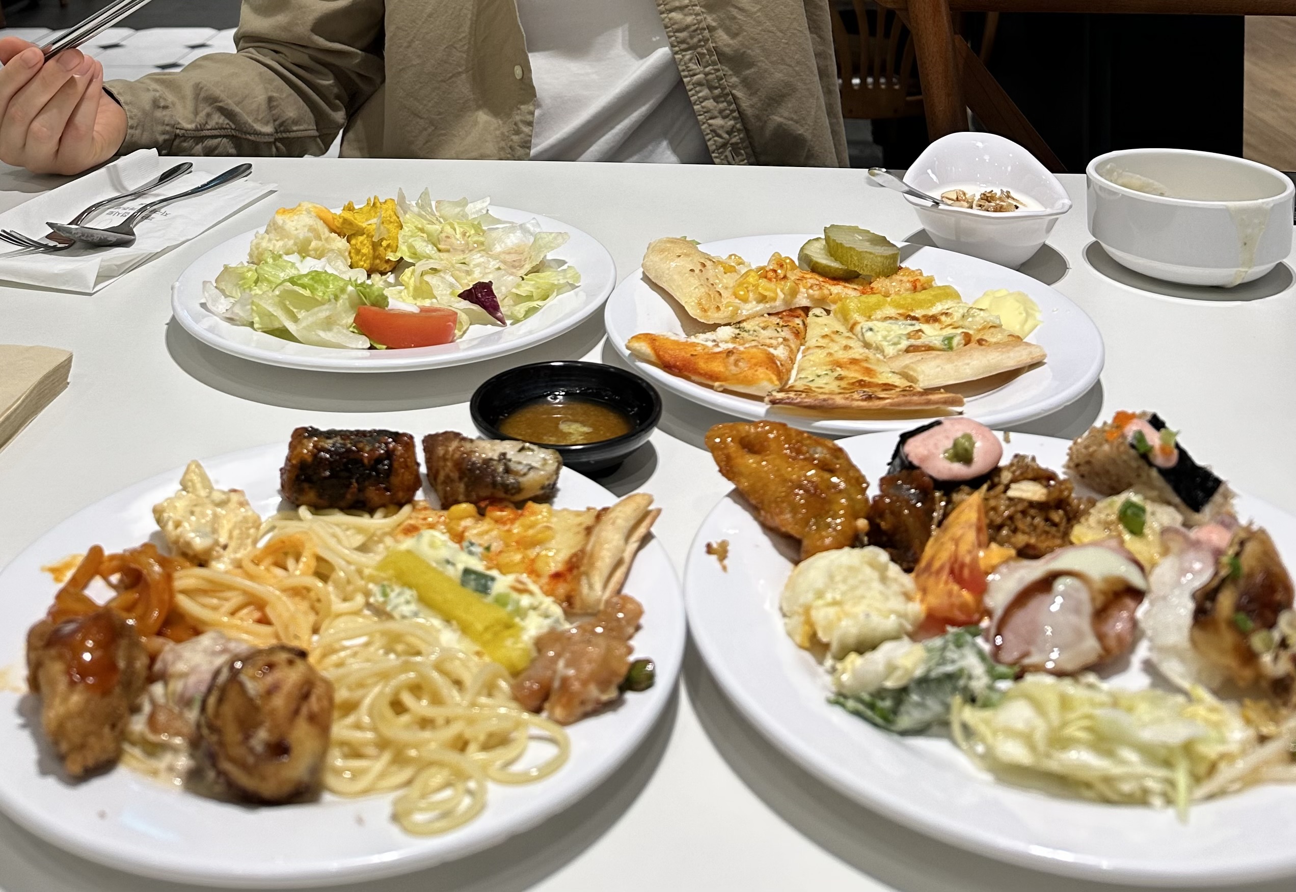음식을 많이 먹어서 마지막에 하나밖에 못먹은 와플이 또 생각나네요ㅠ - 대구 이월드 맛집 애슐리퀸즈 롯데백화점 대구점