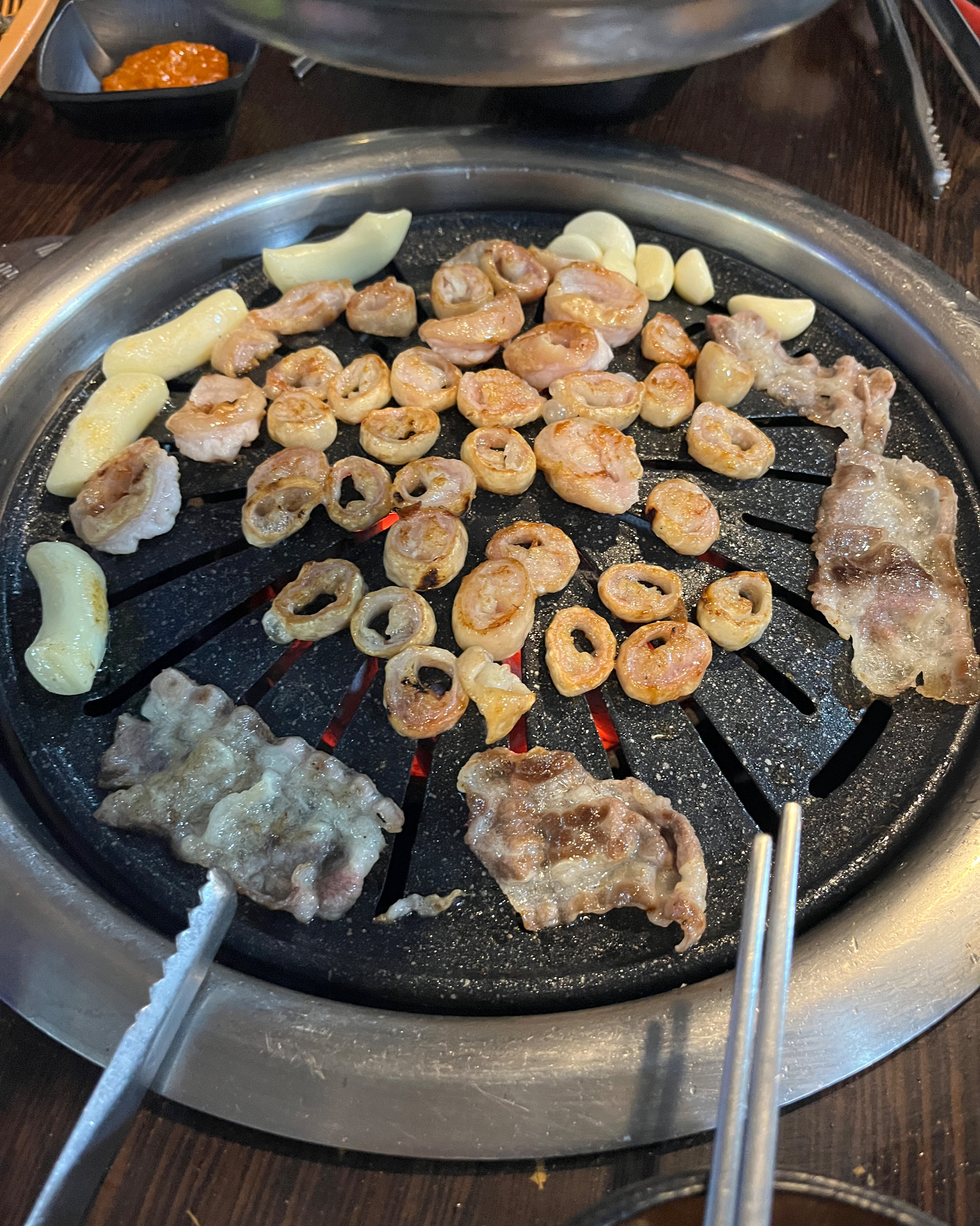 사장님,직원분들 모두다너무 친절하시고 서비스도 좋아요! 밑반찬도 잘나오고 막창도 잡내없이