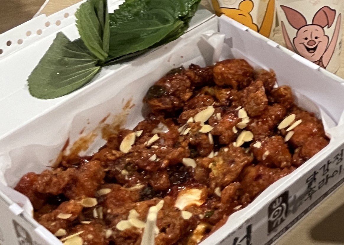 여행 오자마자 하나 숙소로 가져가고 돌아가는 날 하나 겟했습니다. 오랜만에 먹으니깐 더 맛