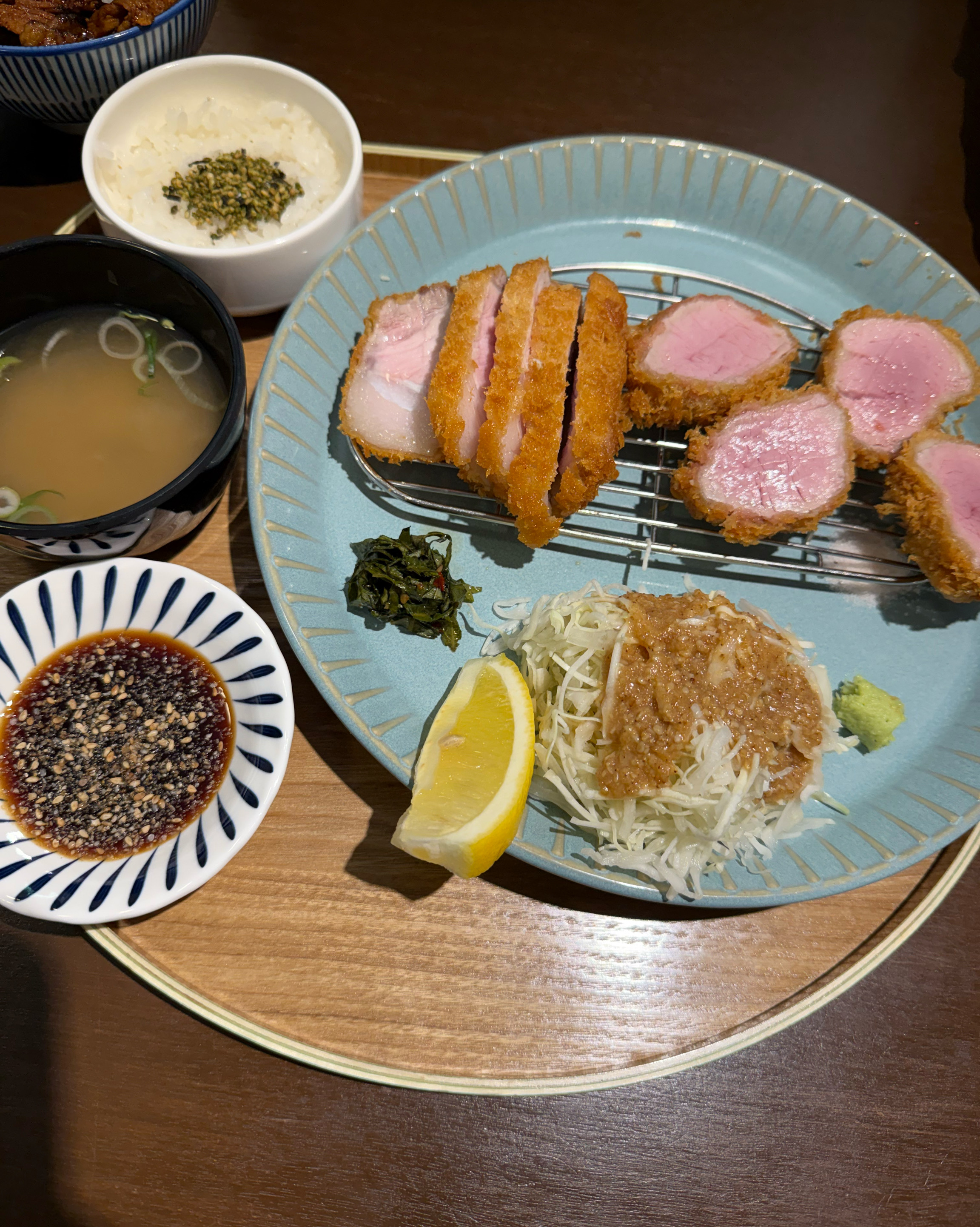 일본에서 먹어본 카츠맛이랑 정말 똑같아요👍내부도 일본감성 낭낭하게 나서 일본여행 온 대리만