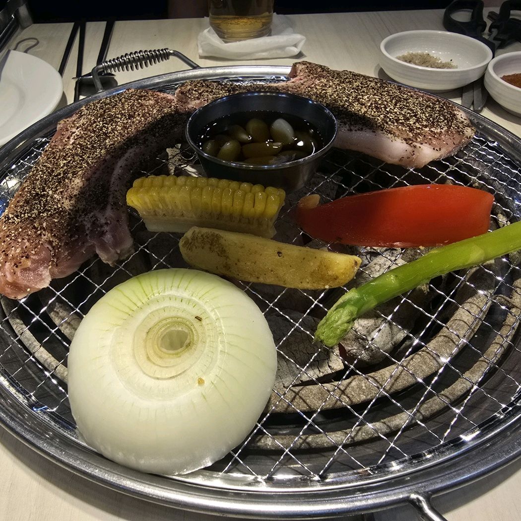 고기 맛있고 친목으로 식사자리하기 좋아요 맥주무제한으로 신청해서 먹었는데 ㅎㅎ 가성비 갑입