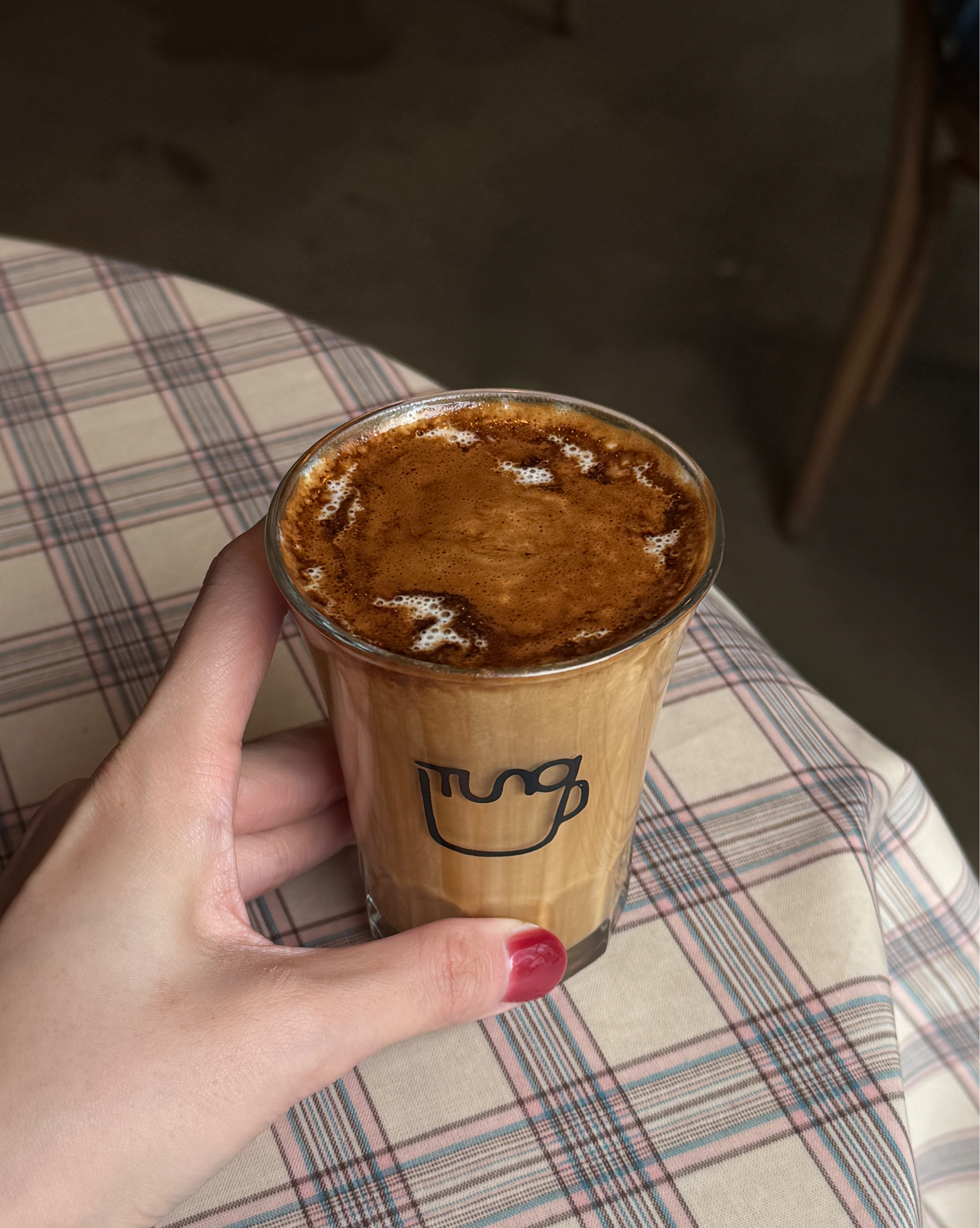 텅커피 맛있어요! 고소한 피넛버터크림에 진한 에스프레소가 잘 어울립니다. 한 입 마시면 기