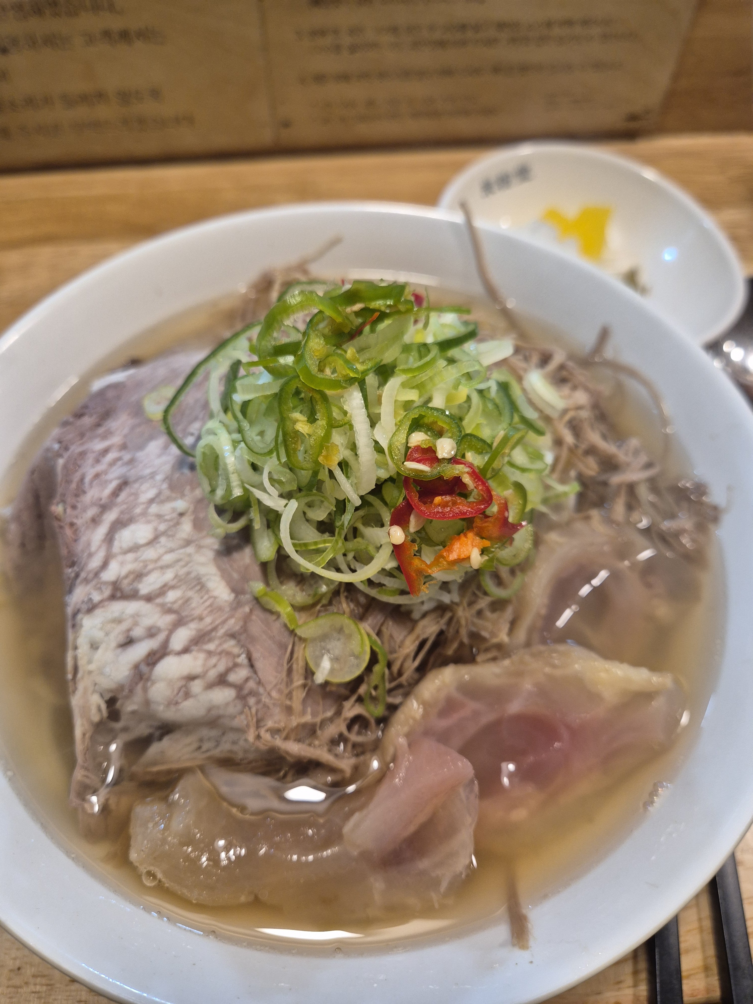 뜨끈한국물 생각나면 가끔들리는 맛집이에요.국물이 개운하고 시원해요. - 사직동 맛집 미분당 사직점