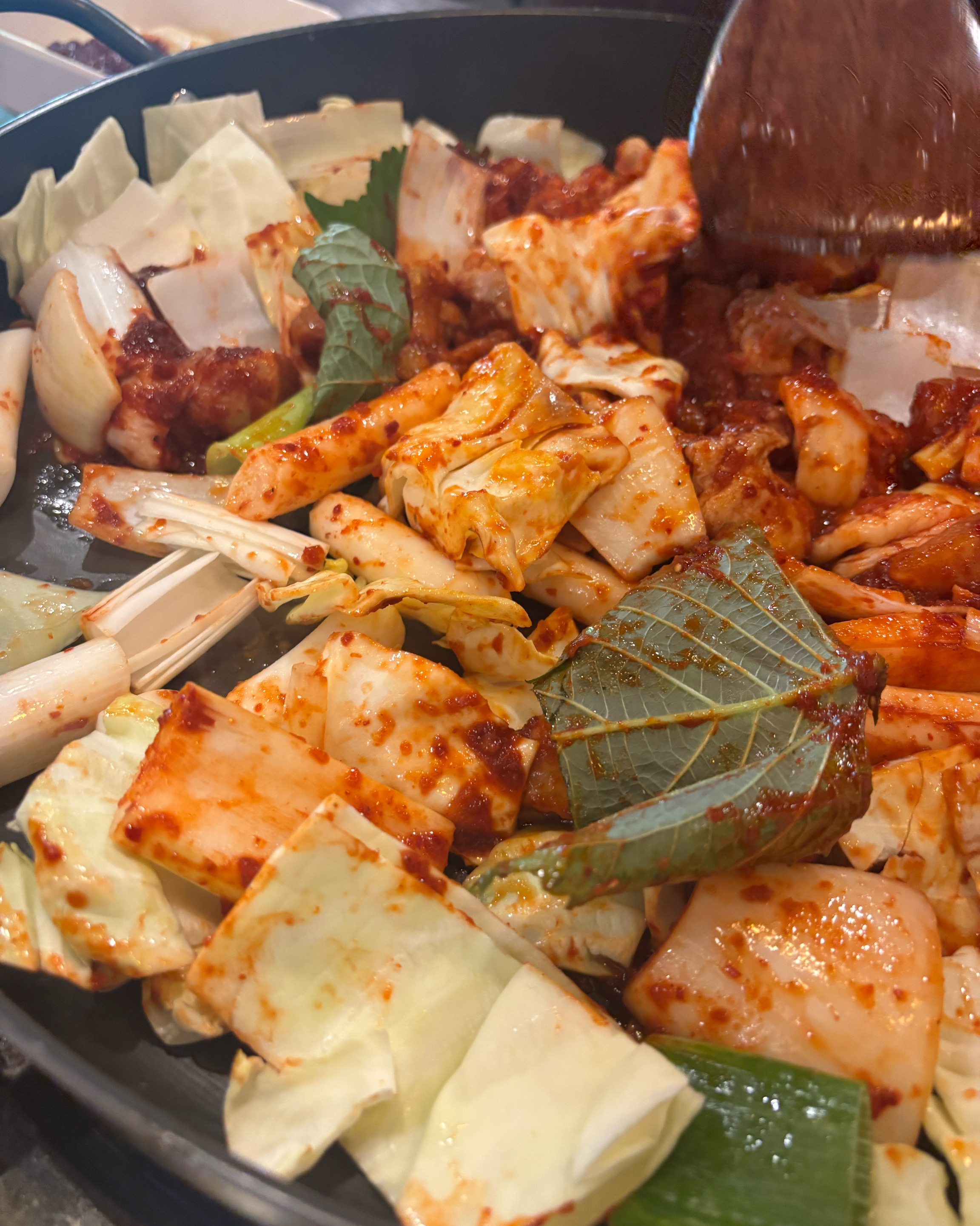 남자친구랑 안산에서만 놀다가 범계와서 노는데 배고파서 들어와봤어요 친절하시고 셀프바에 있는