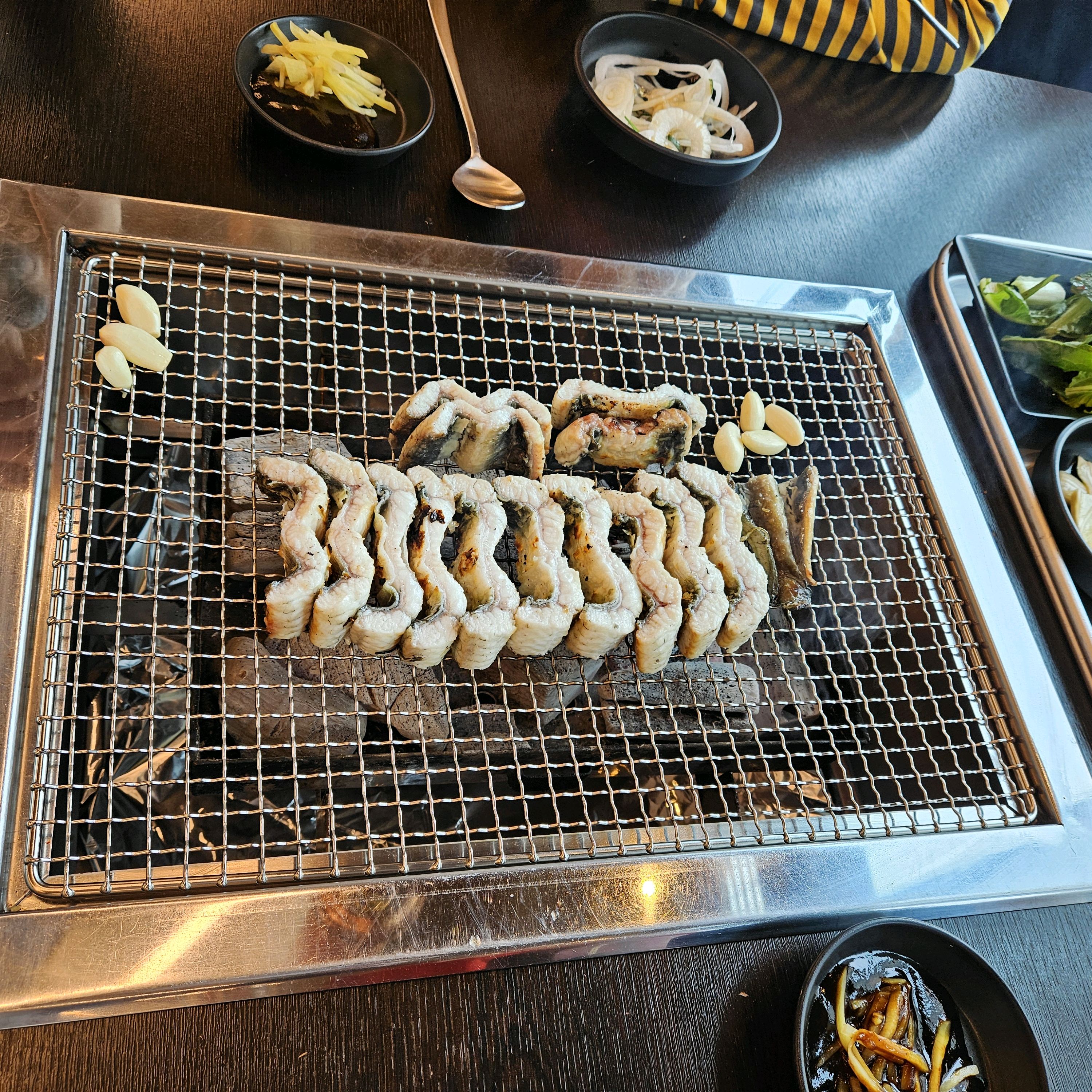최고에요. 리뷰에 부정적인 내용이 하나도 없어서 처음 와봤는데 70세이상 고객 할인도 해주