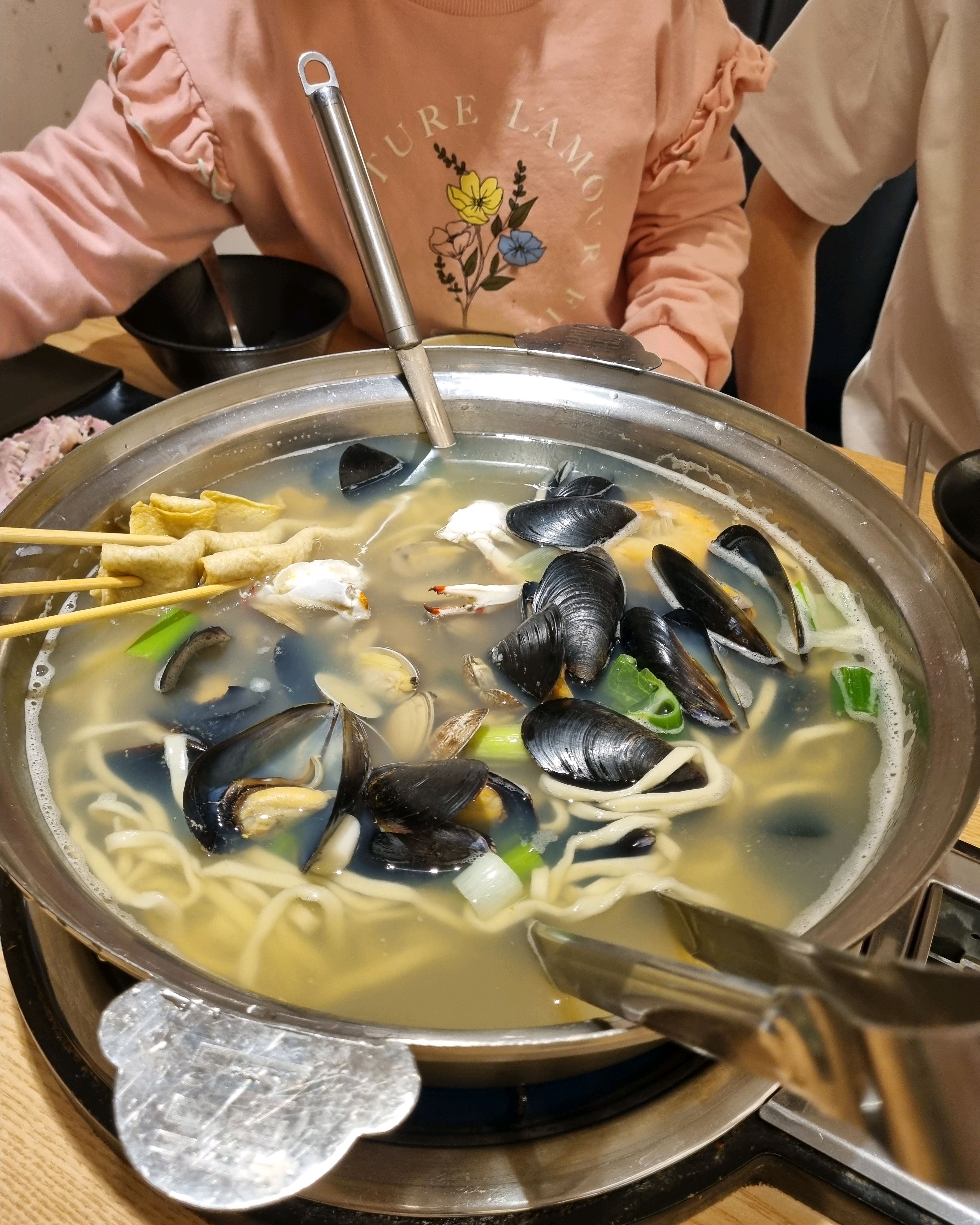 아이가 좋아해서 왔어요~♡ - 불당동 맛집 궁전해물칼국수 천안불당점