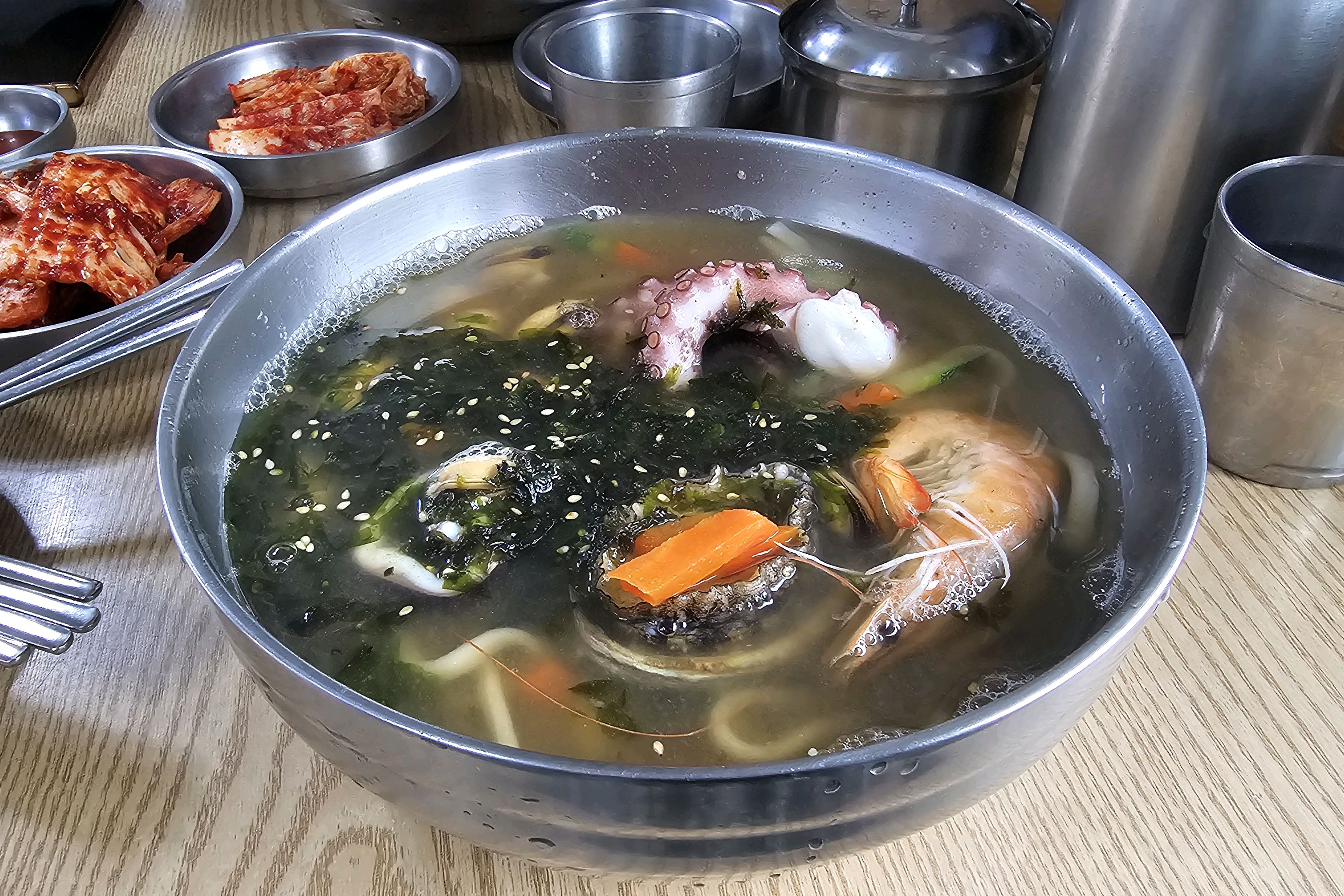 국물도 시원하고 맛있어요 - 제주 맛집 협재칼국수