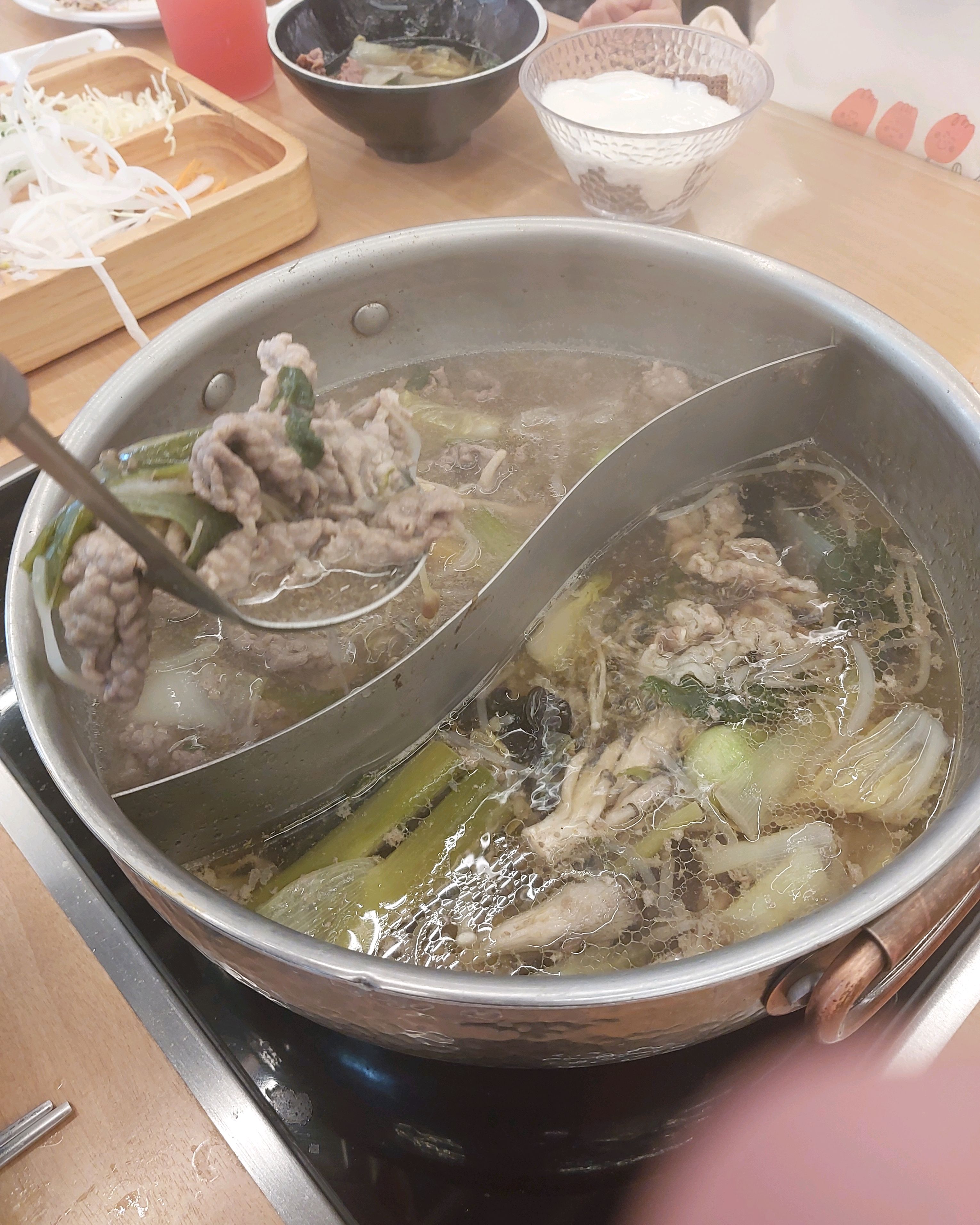 고기도 무제한이고 샐러드바도 다양해서 좋아요!! - 부산 화명동 맛집 샤브올데이 부산화명점