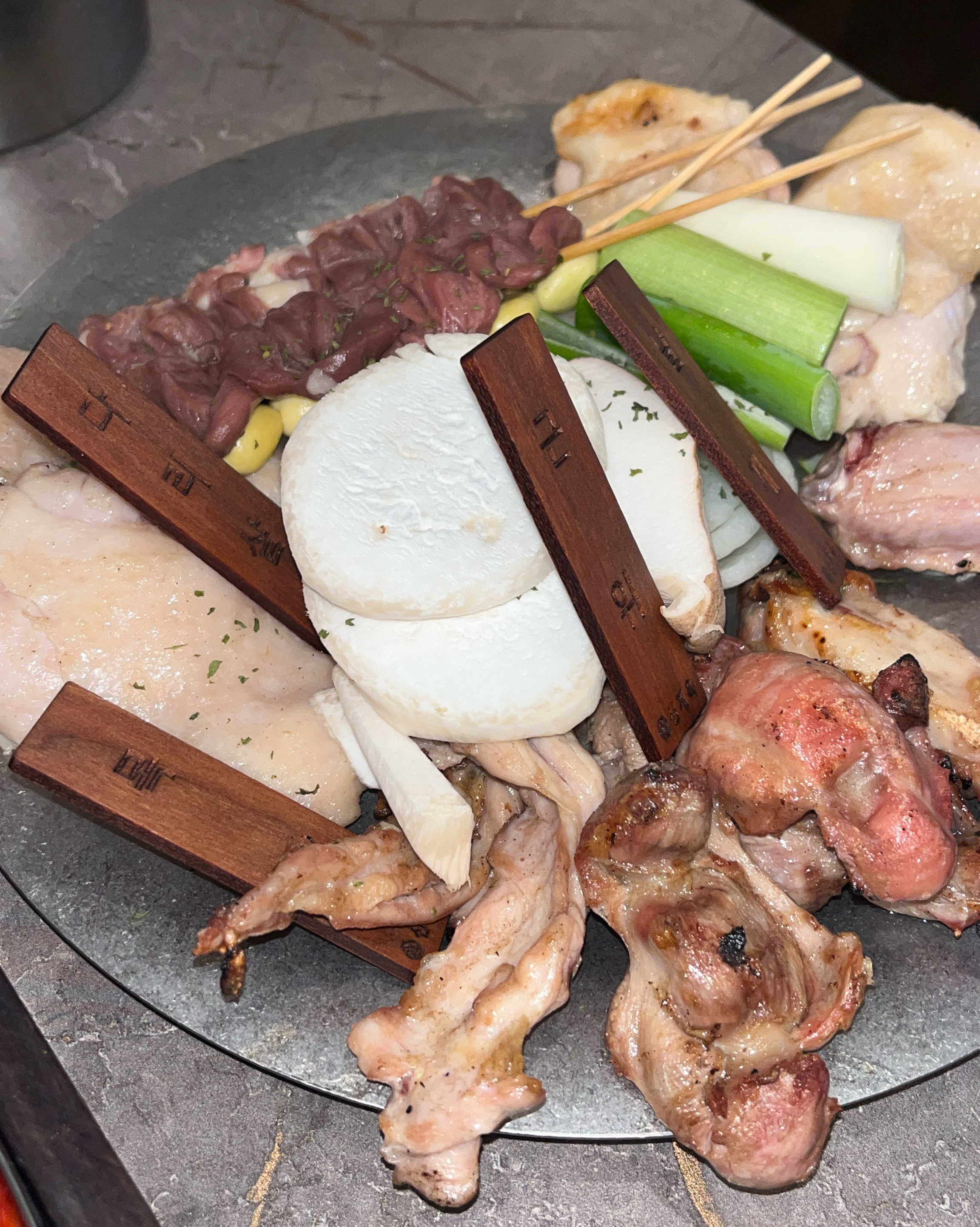 사장님이 왕친절하시고 고기 넘무 맛싯어서 두번째 방문이에요!! 메뉴 구성도 알차고 비싸지도