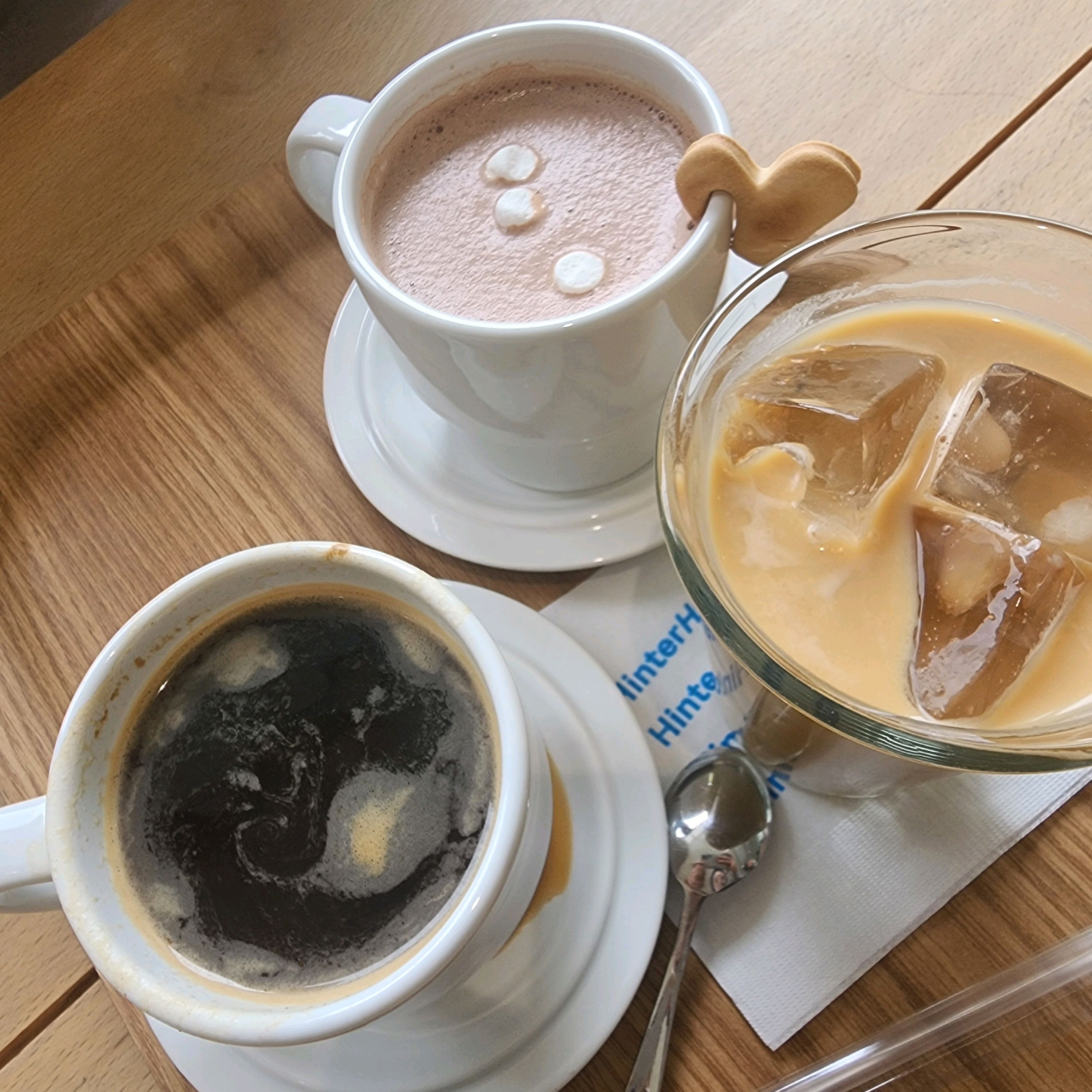 매장 깨끗하고 쾌적해요 - 안양 맛집 힌터하우스
