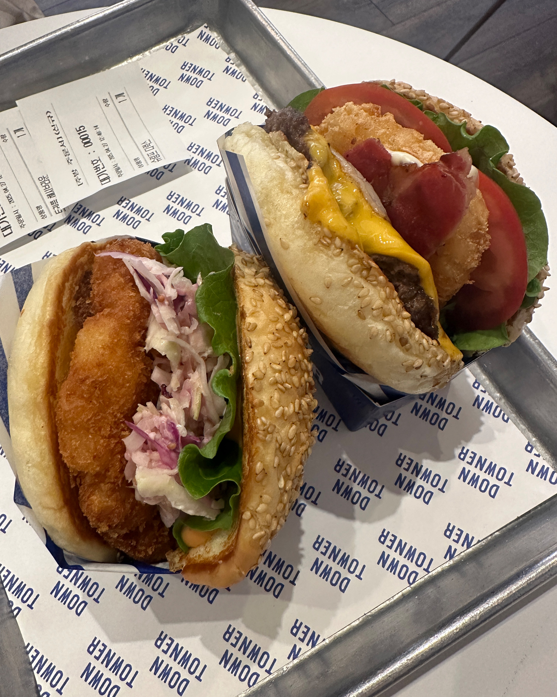 꼭 한 번 와보고 싶었는데 햄버거 정말 맛있네요옹 - 광화문 맛집 다운타우너 안국