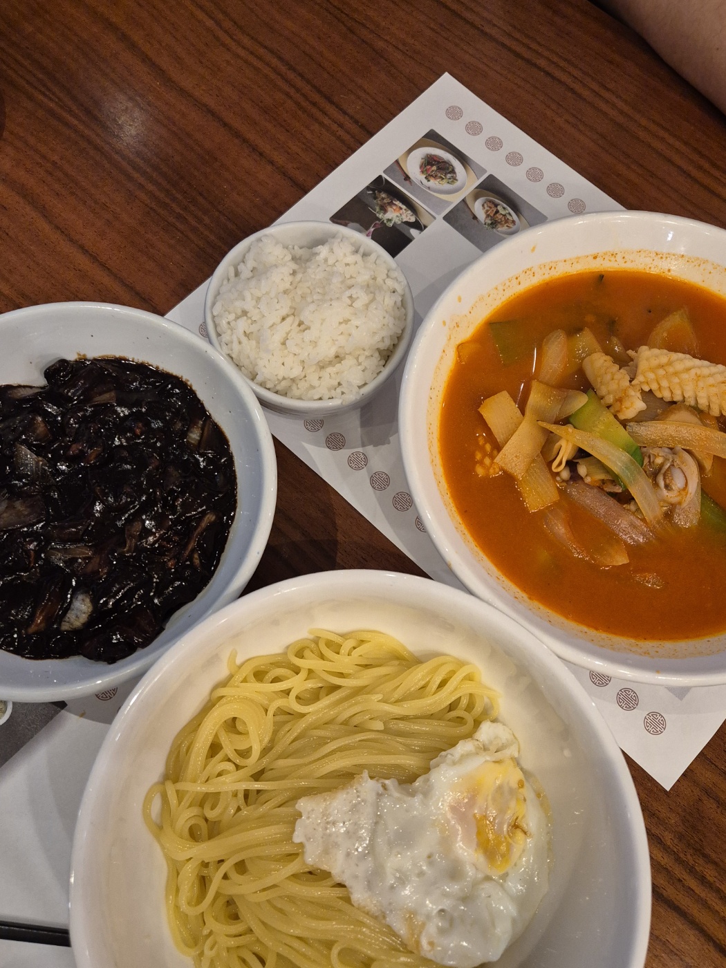 간짜장에 계란후라이 주는 집이 얼마만인지 ㅠㅠ 💗 진짜 맛있어요~~! 짬뽕은 차돌이랑 삼선