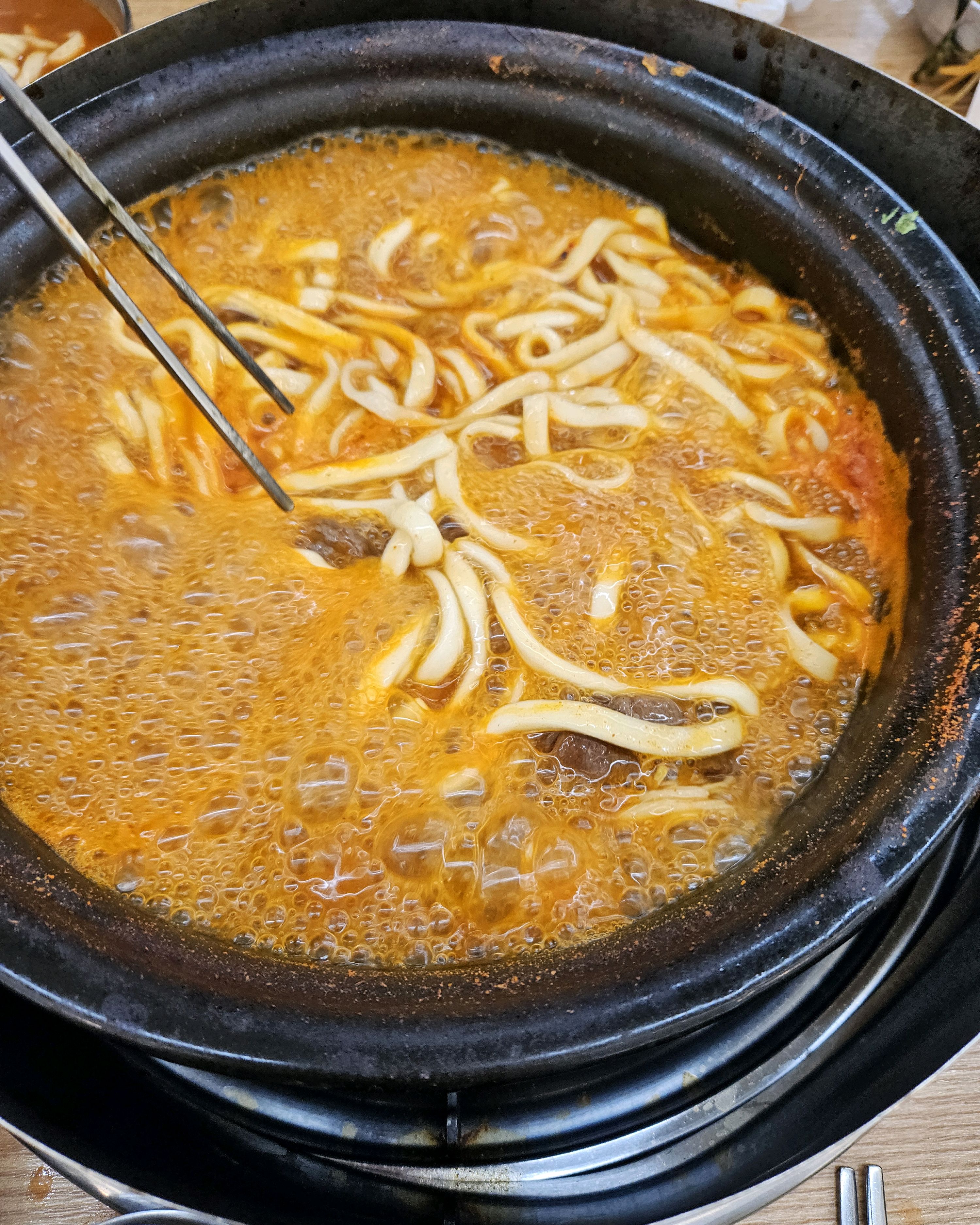 올때마다 친절하게 반겨주시고 항상 맛있게 식사하고 갑니다. 매일 담그신다는 김치도 너무 맛