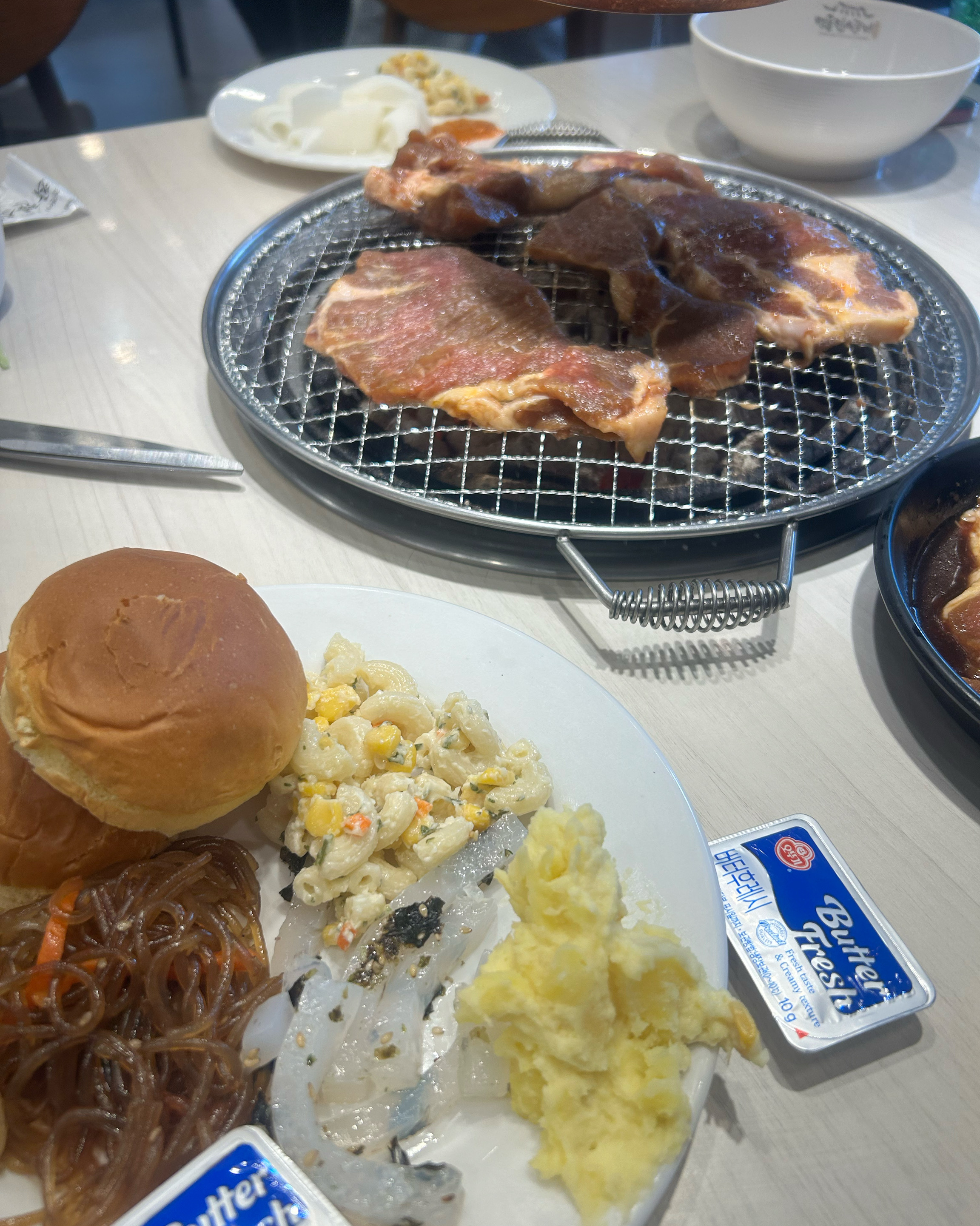 매장이 너무 깨끗하고 식기류도 깨끗해서 너무 좋아요 - 권선동 맛집 명륜진사갈비 수원권선점